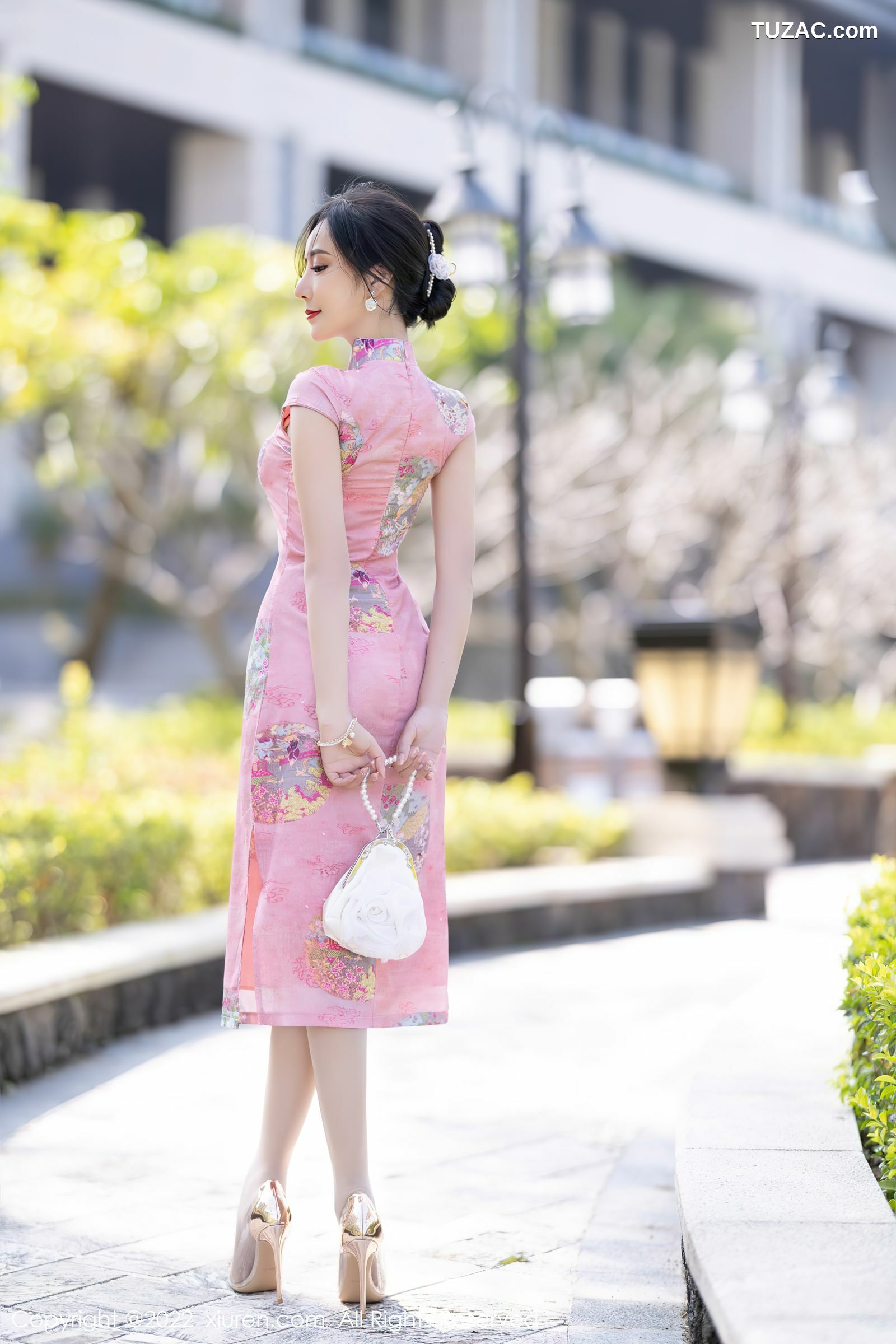 XiuRen-No.5007-王馨瑶yanni-粉红旗袍白内衣