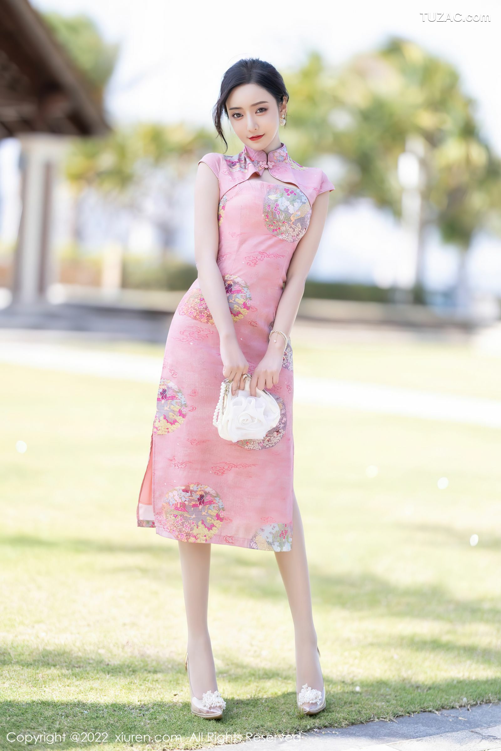 XiuRen-No.5007-王馨瑶yanni-粉红旗袍白内衣