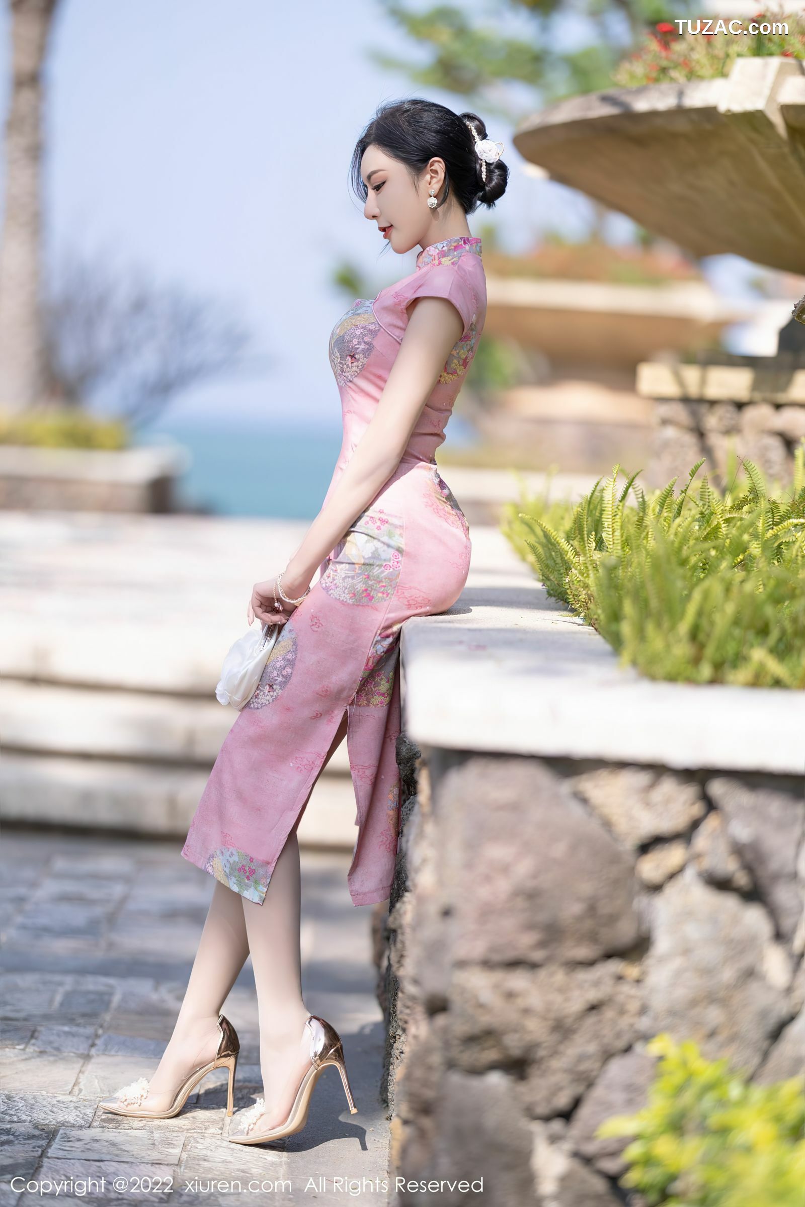 XiuRen-No.5007-王馨瑶yanni-粉红旗袍白内衣