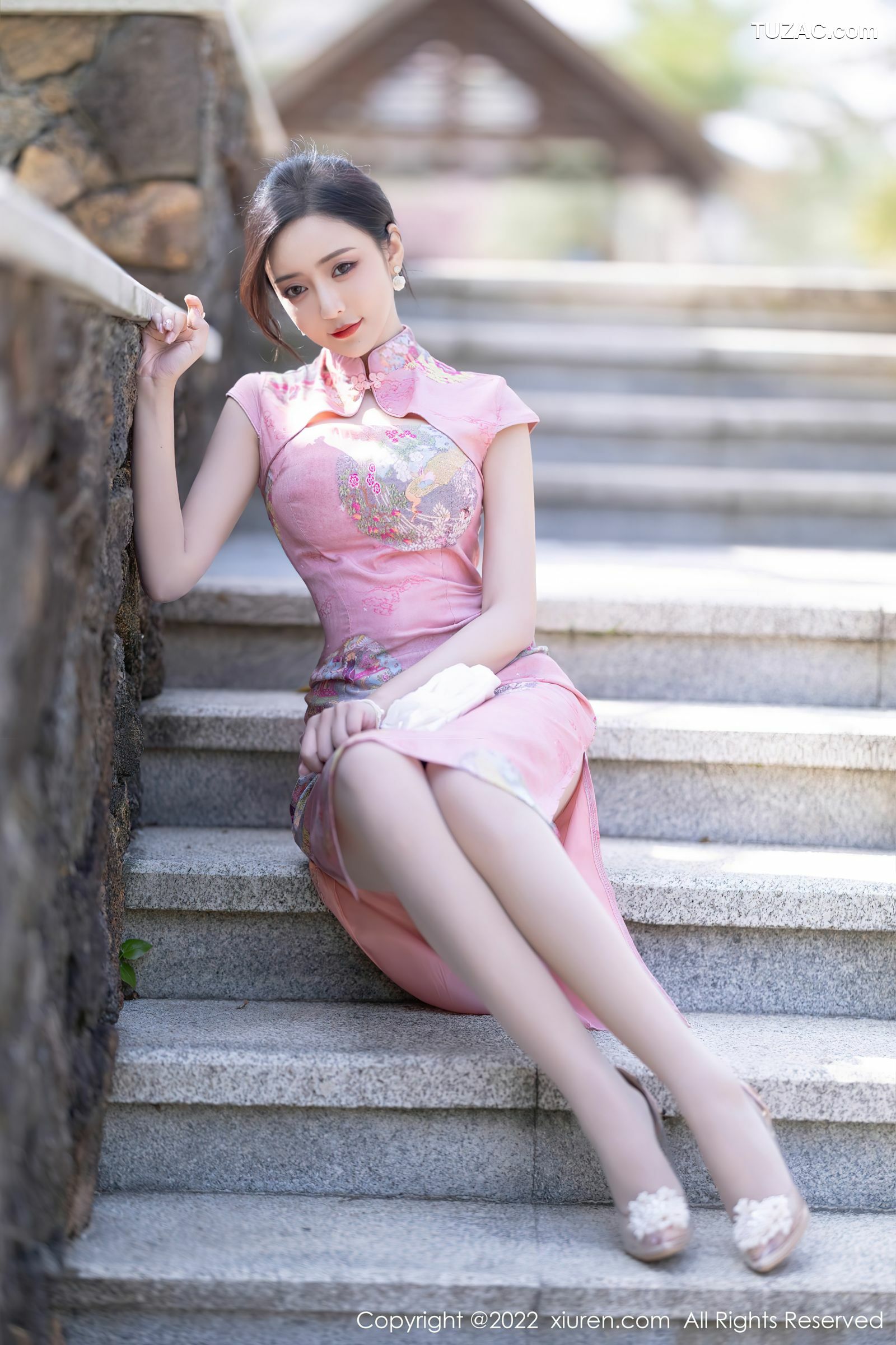 XiuRen-No.5007-王馨瑶yanni-粉红旗袍白内衣