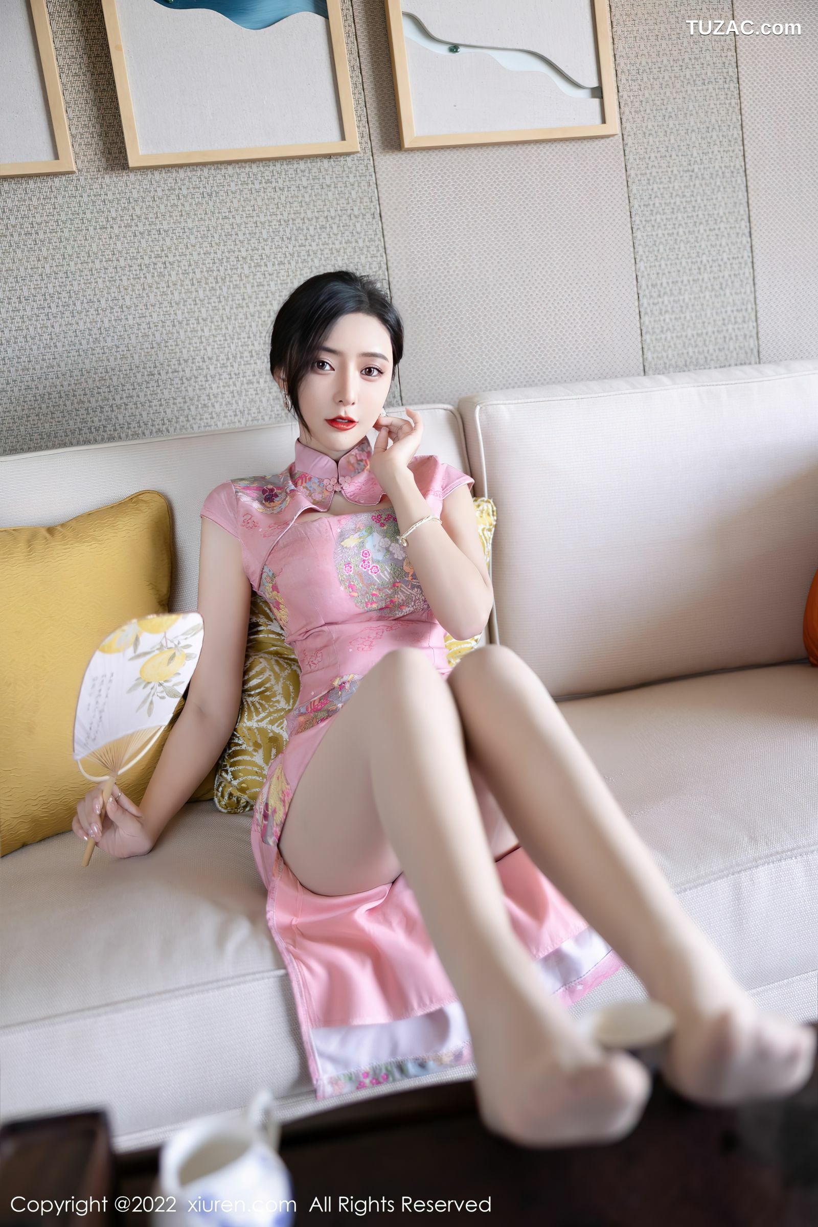 XiuRen-No.5007-王馨瑶yanni-粉红旗袍白内衣