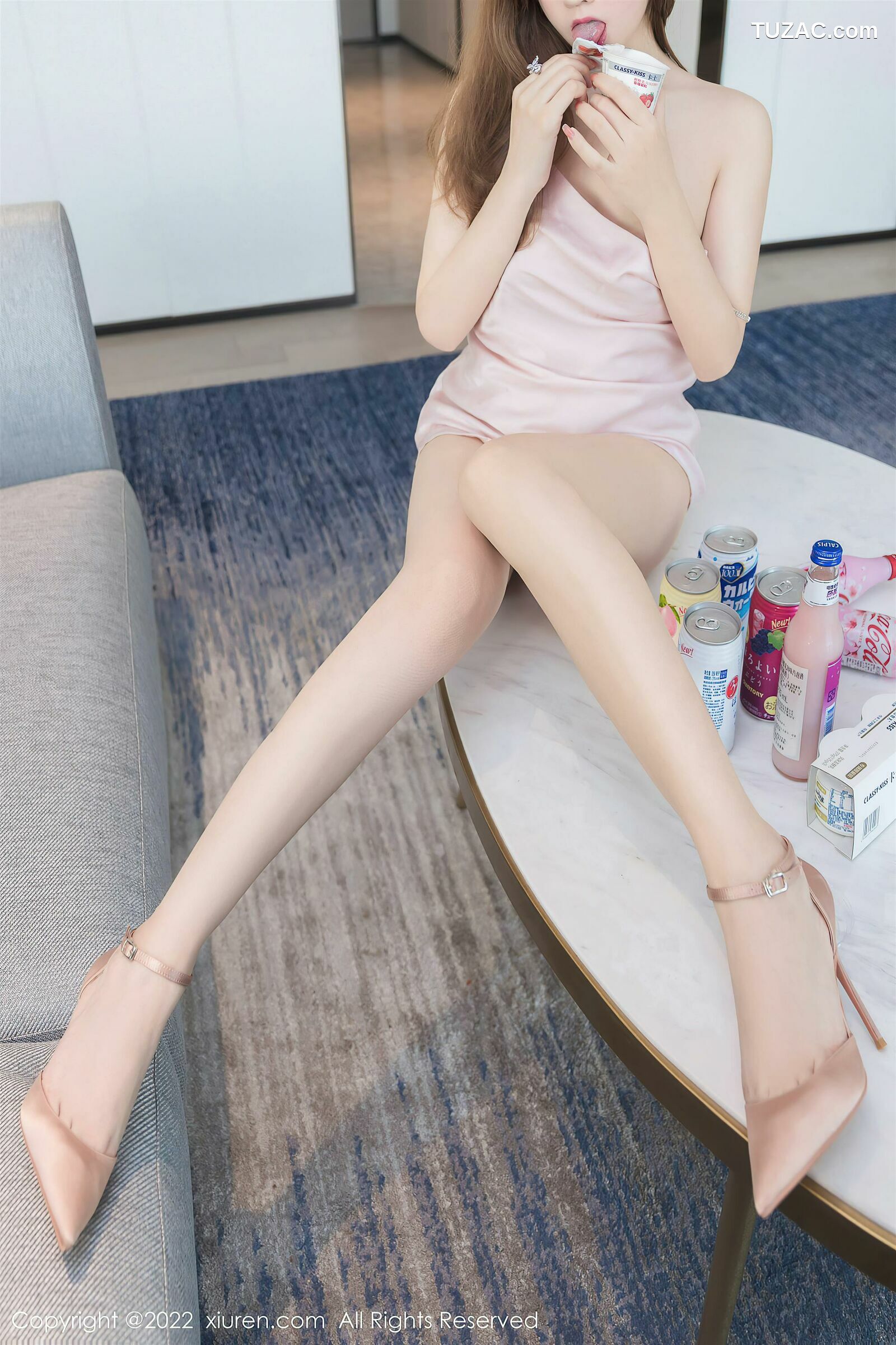 XiuRen-No.5039-王雨纯-粉色上衣搭配迷人短裙