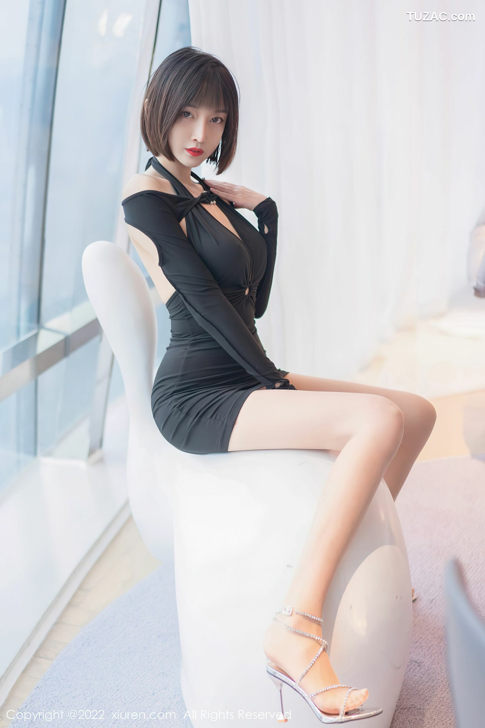 XiuRen-No.5046-玥儿玥er-黑色服饰肉丝