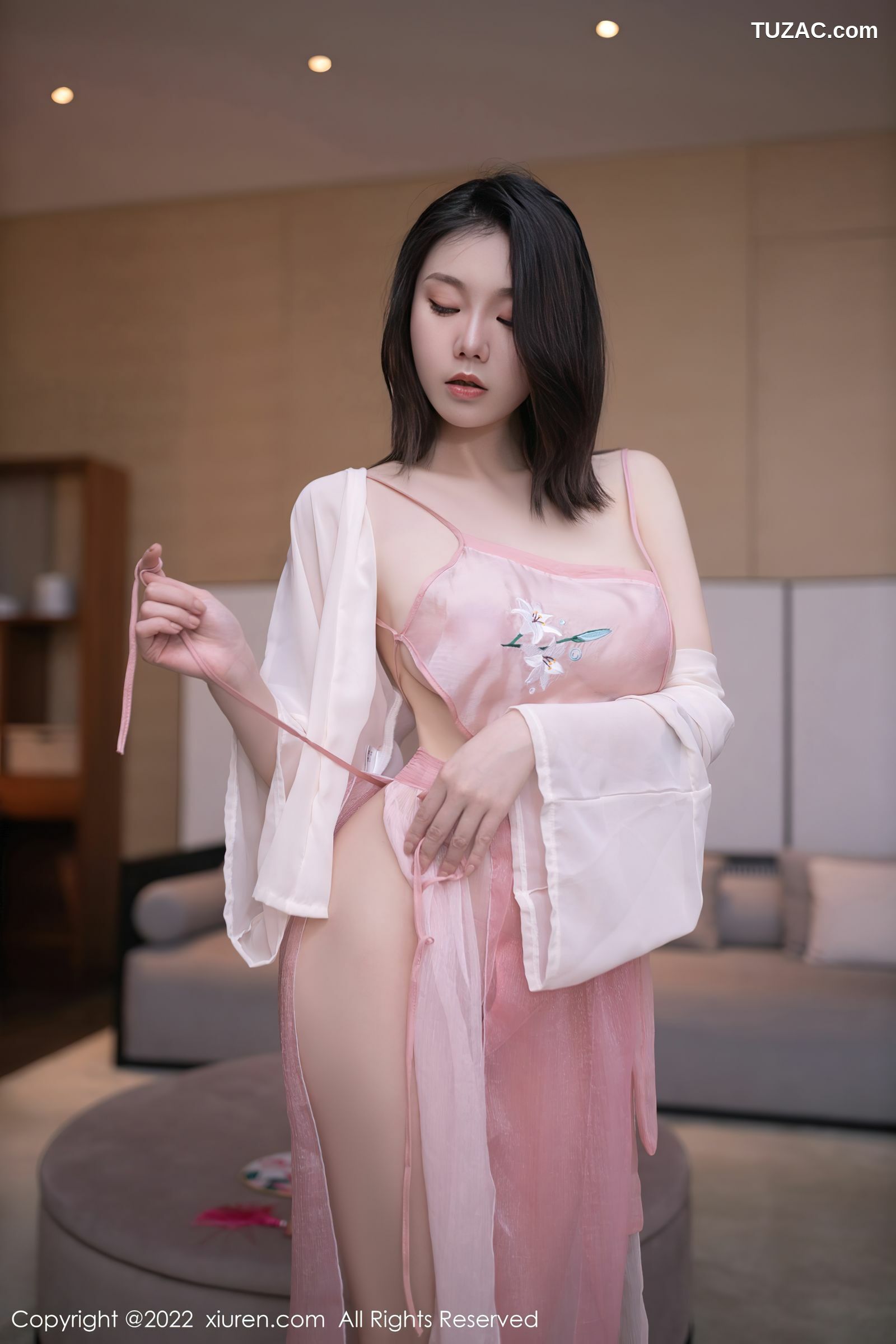 XiuRen-No.5052-安然anran-古风白衫浅粉肚兜纱裙