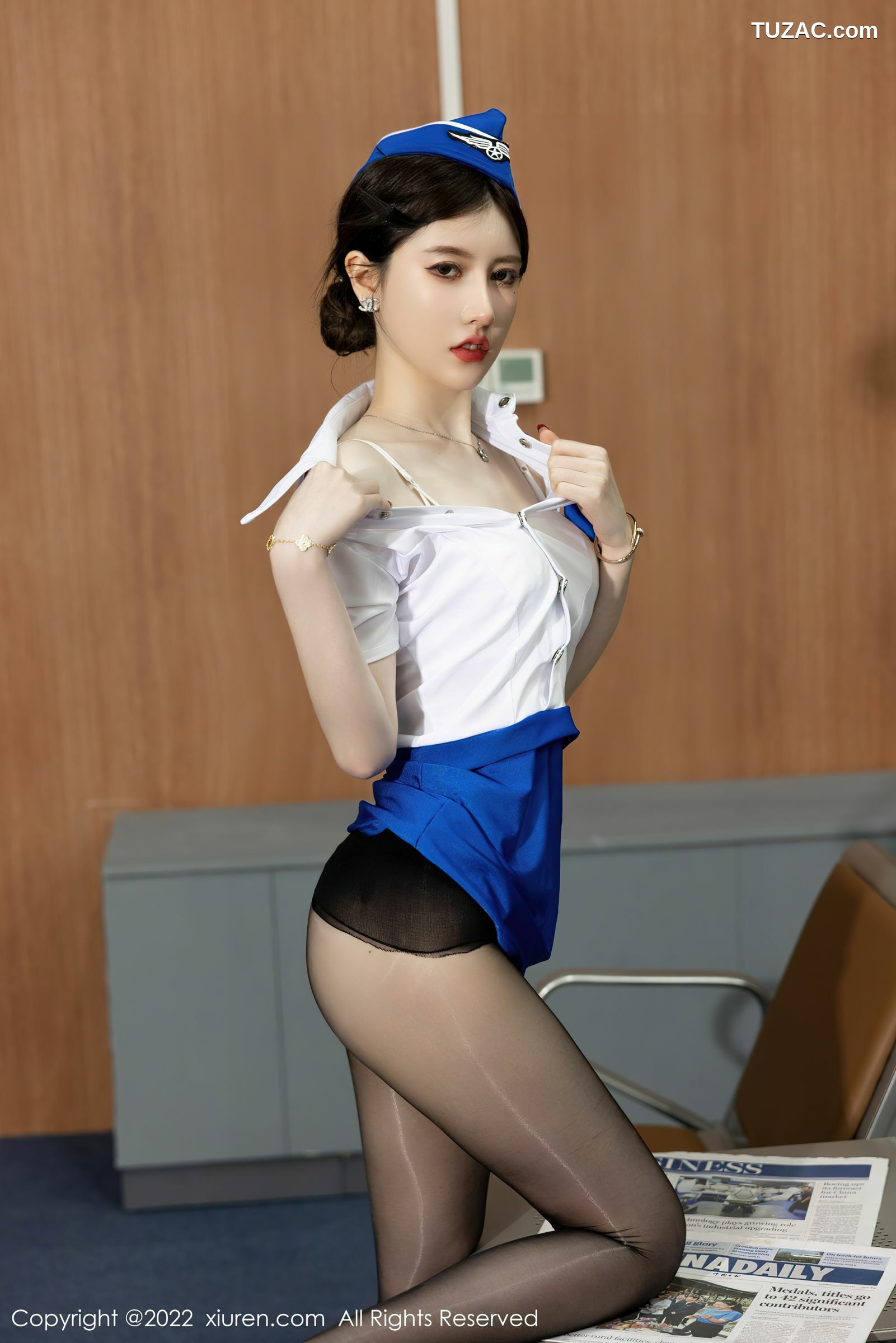 XiuRen-No.5125-美桃酱-蓝短裙白内衣黑丝