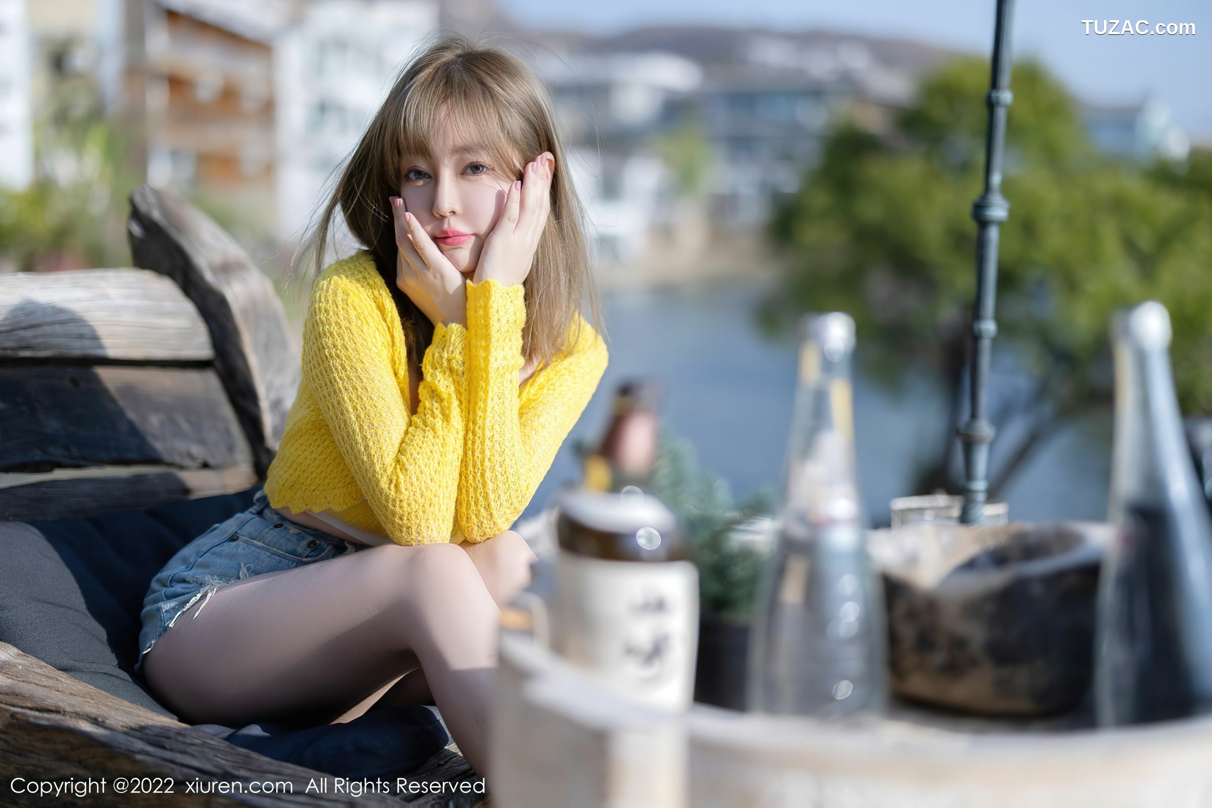 XiuRen-No.5129-王雨纯-黄色低胸T牛仔短裤肉丝