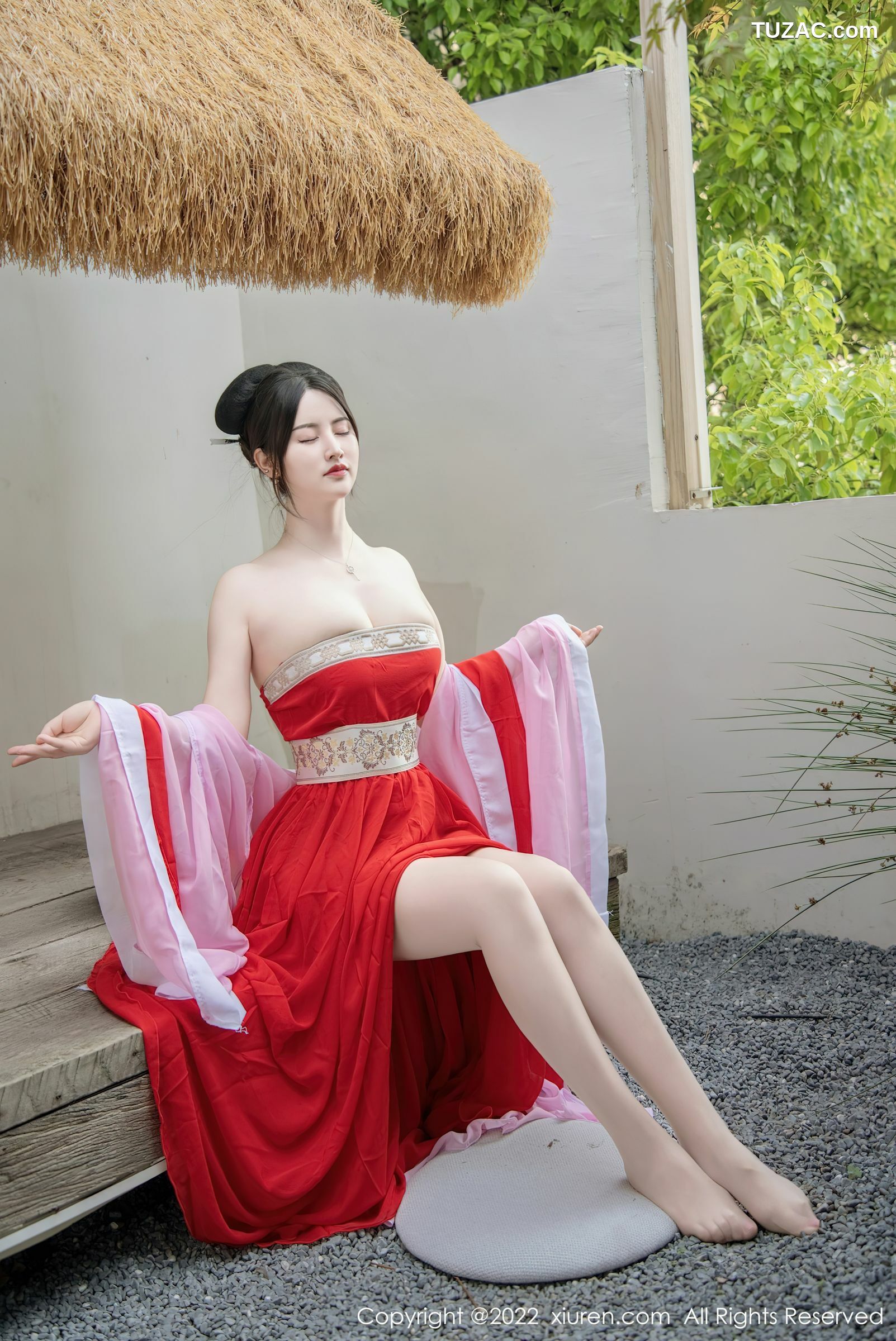 XiuRen-No.5141-诗诗kiki-浅紫色红裙唐装