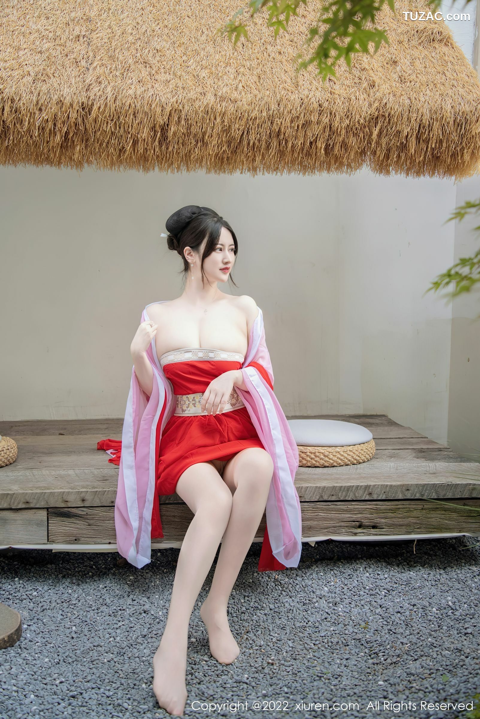 XiuRen-No.5141-诗诗kiki-浅紫色红裙唐装