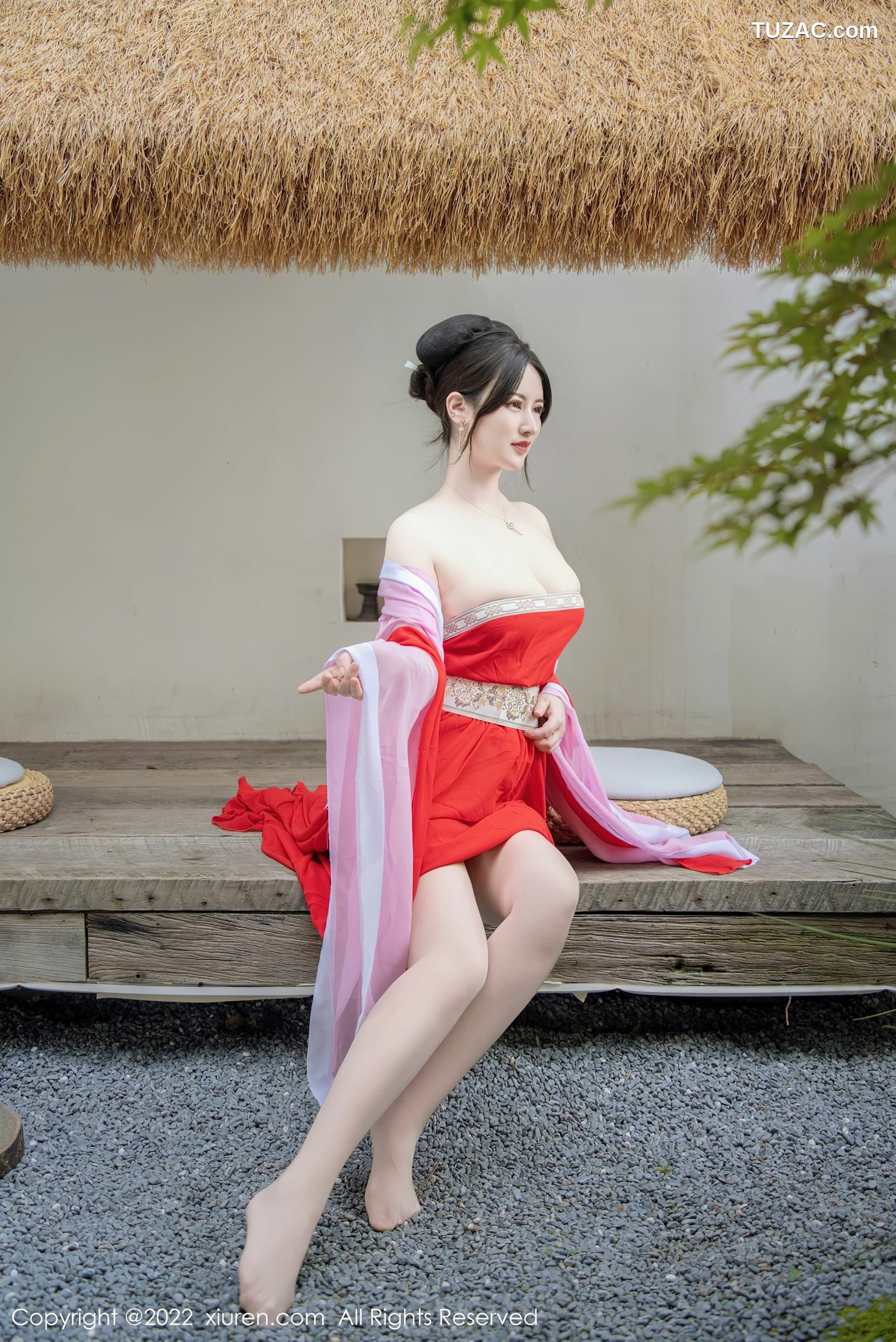 XiuRen-No.5141-诗诗kiki-浅紫色红裙唐装