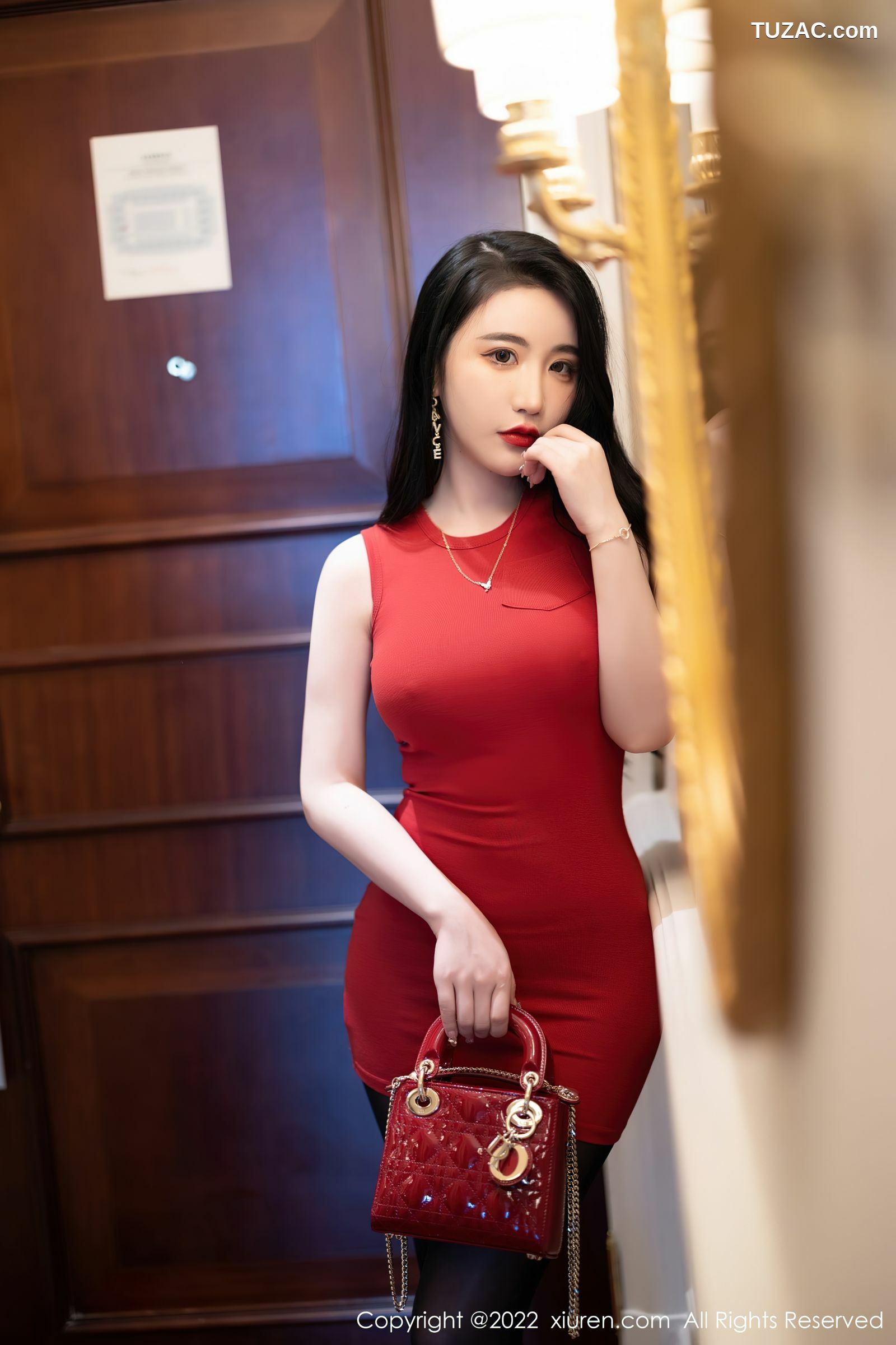 XiuRen-No.5151-绯月樱-红色紧身连衣裙黑丝