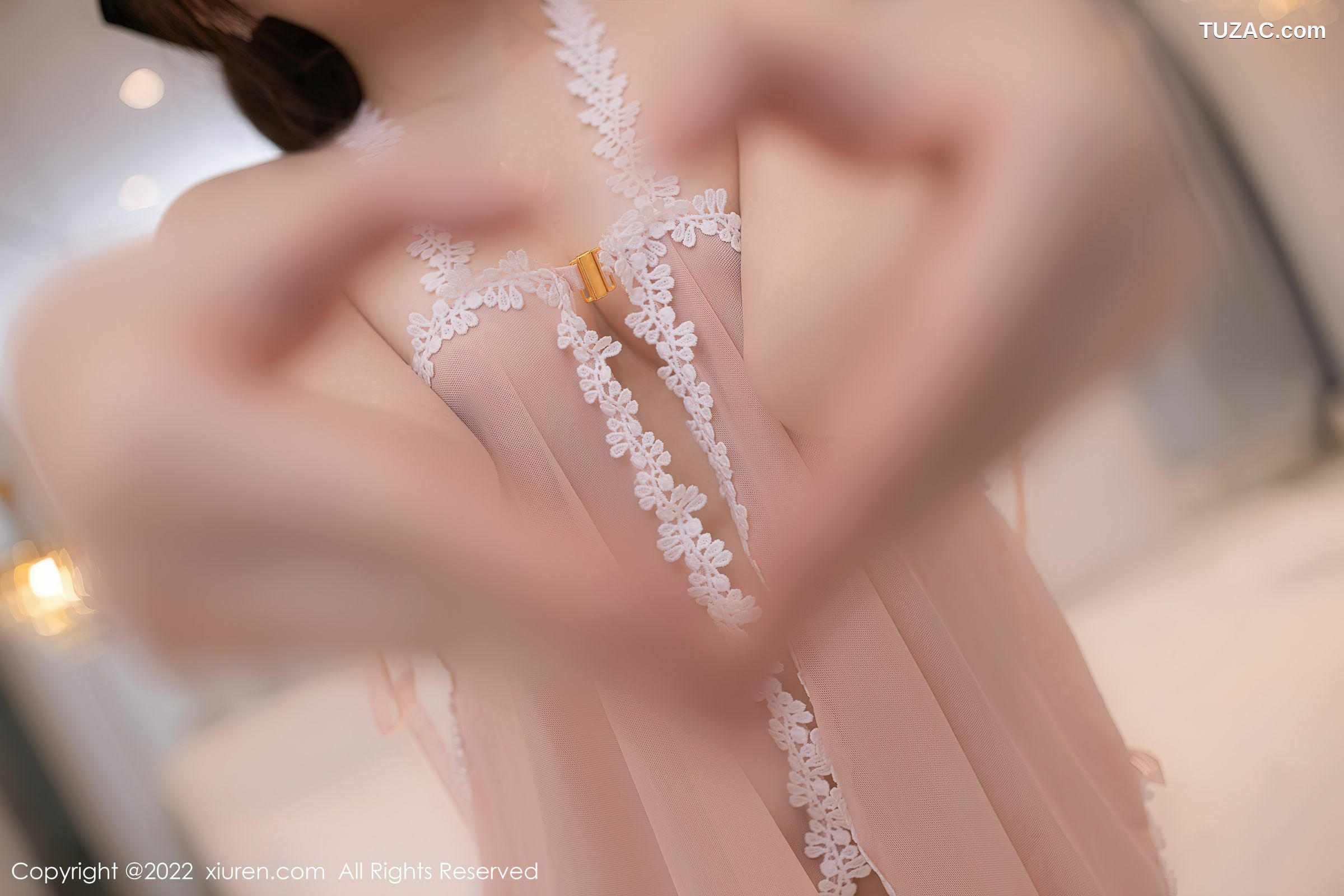 XiuRen-No.5159-鱼子酱-白衣牛仔粉睡衣