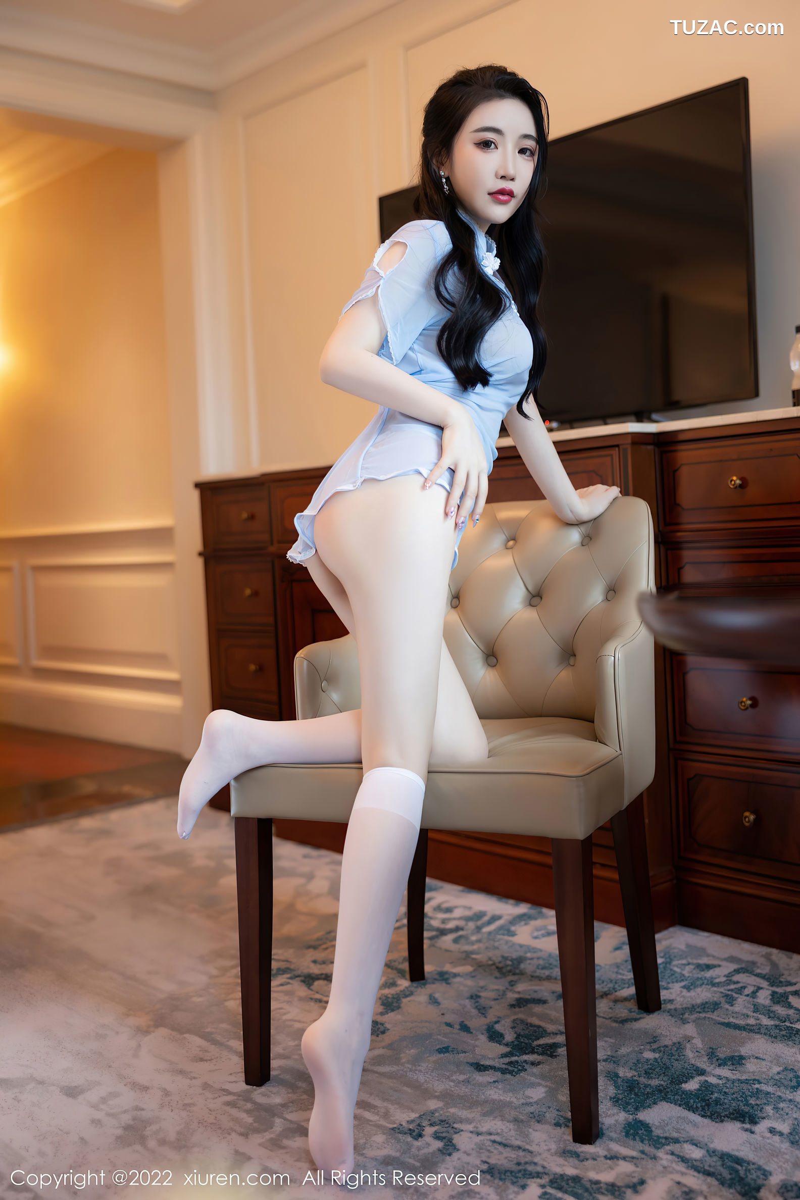 XiuRen-No.5181-樱桃酱-浅蓝薄纱装白丝