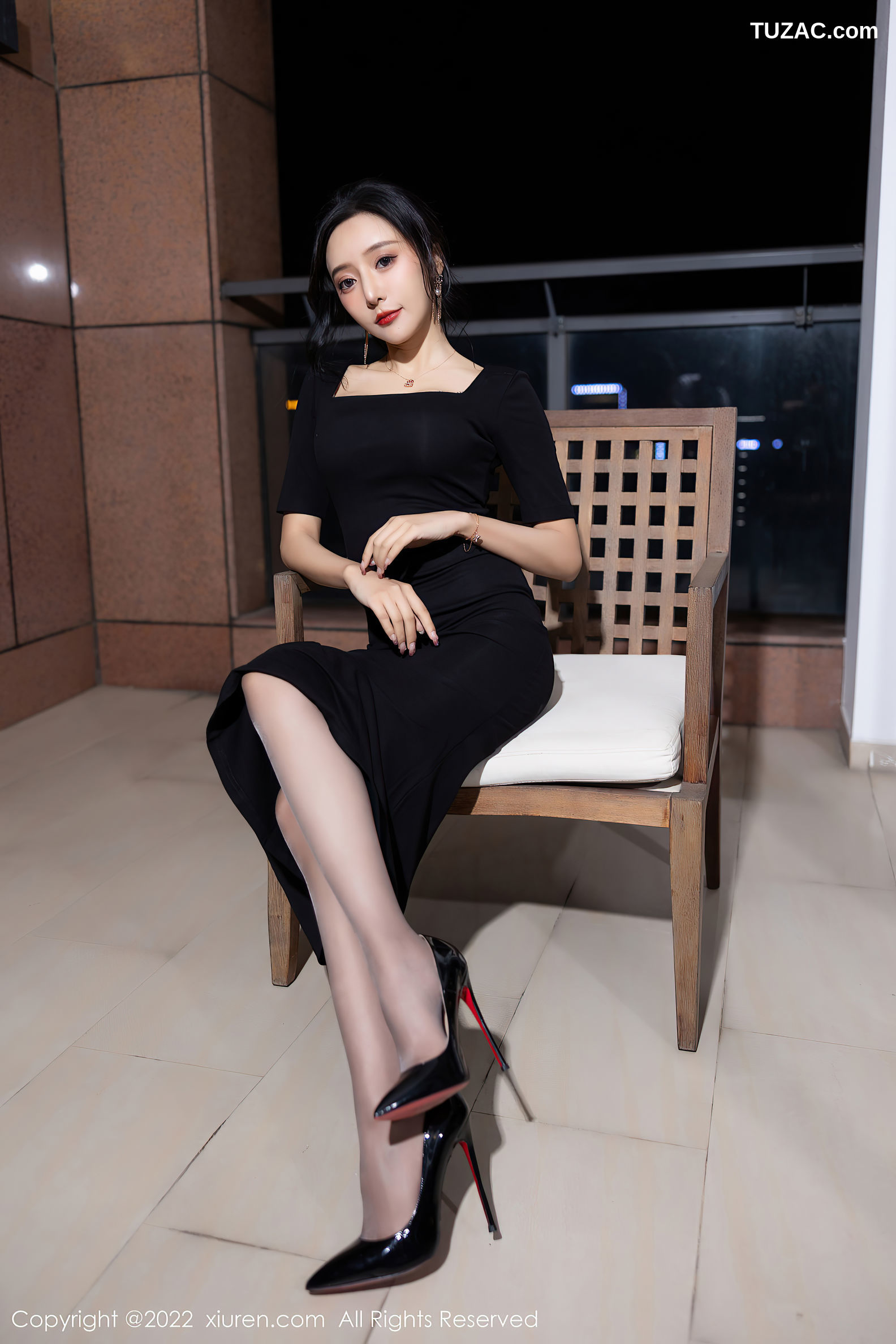 XiuRen-No.5187-王馨瑶-黑连衣裙蕾丝黑丝