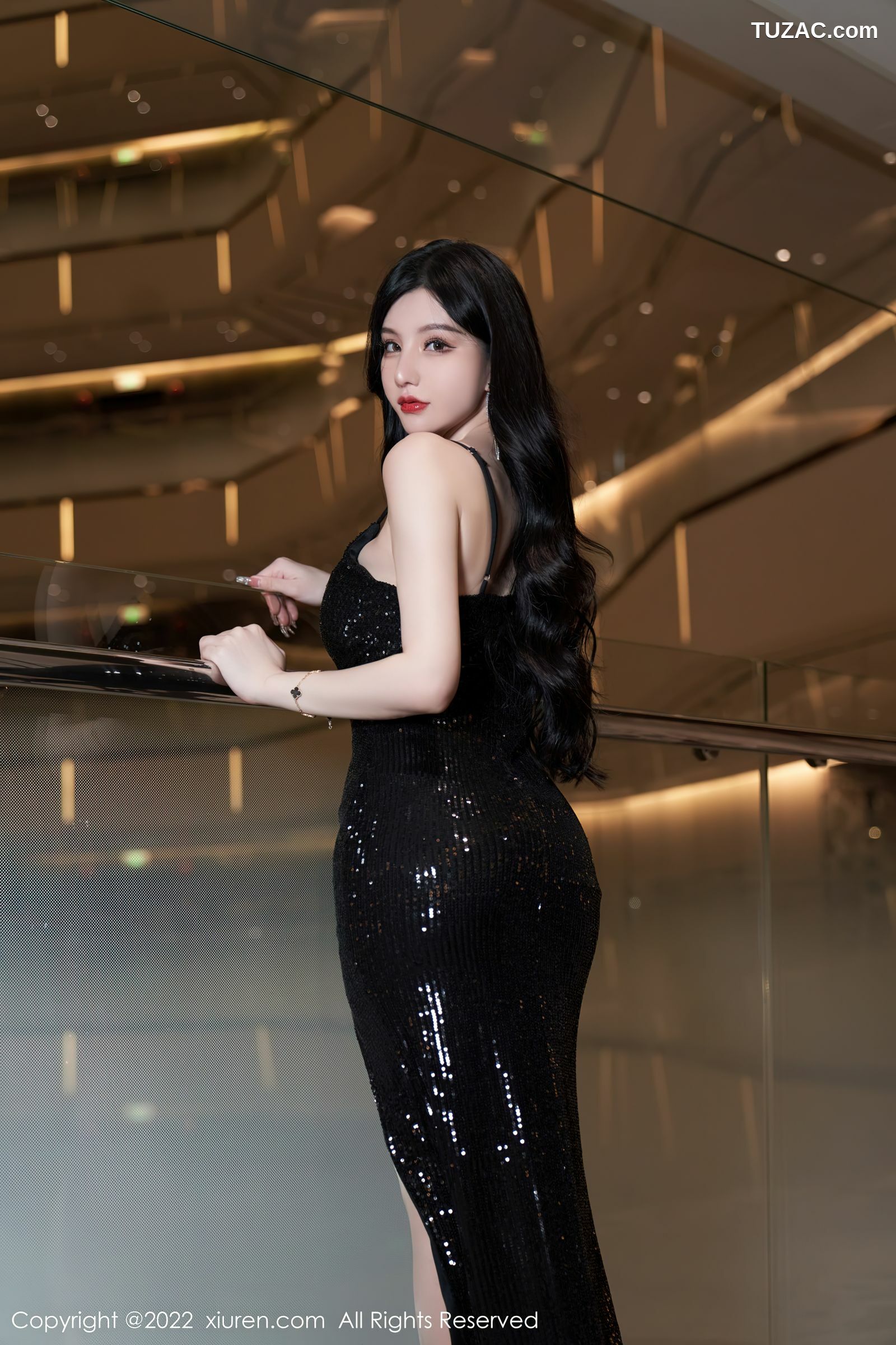 XiuRen-No.5190-周于希-黑亮吊带长裙肉丝