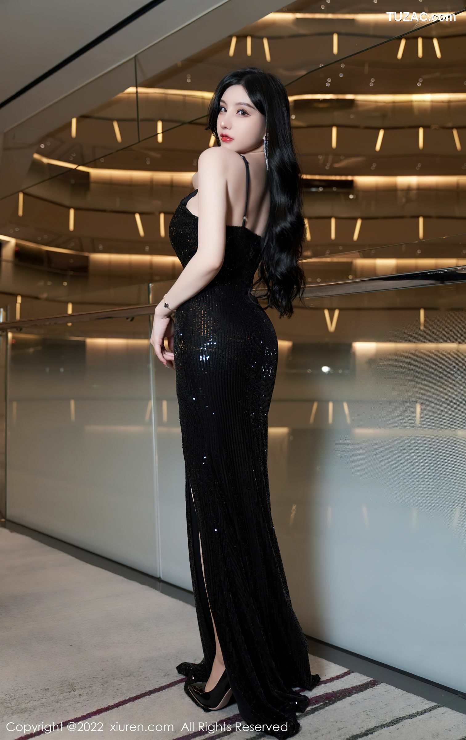 XiuRen-No.5190-周于希-黑亮吊带长裙肉丝