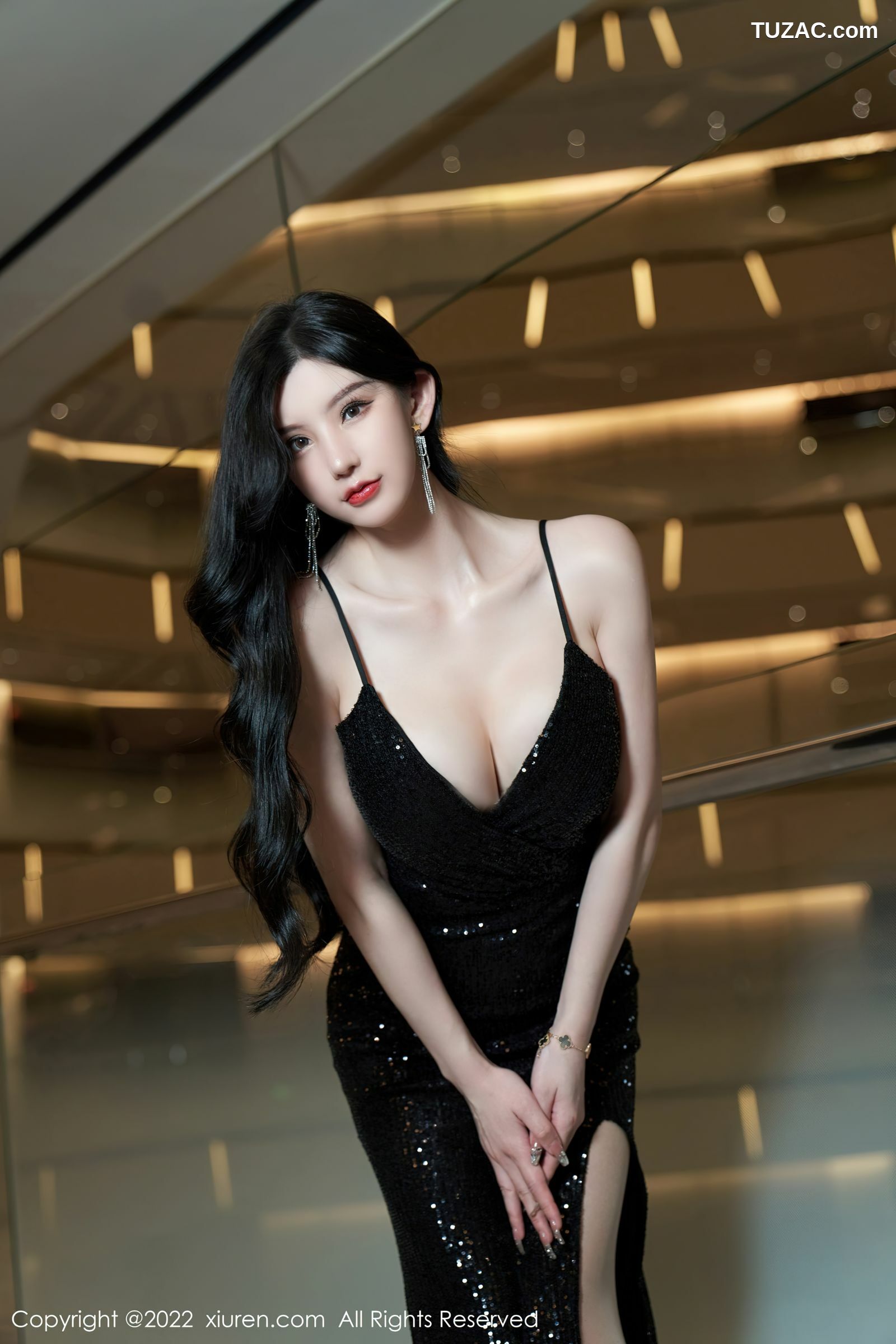 XiuRen-No.5190-周于希-黑亮吊带长裙肉丝