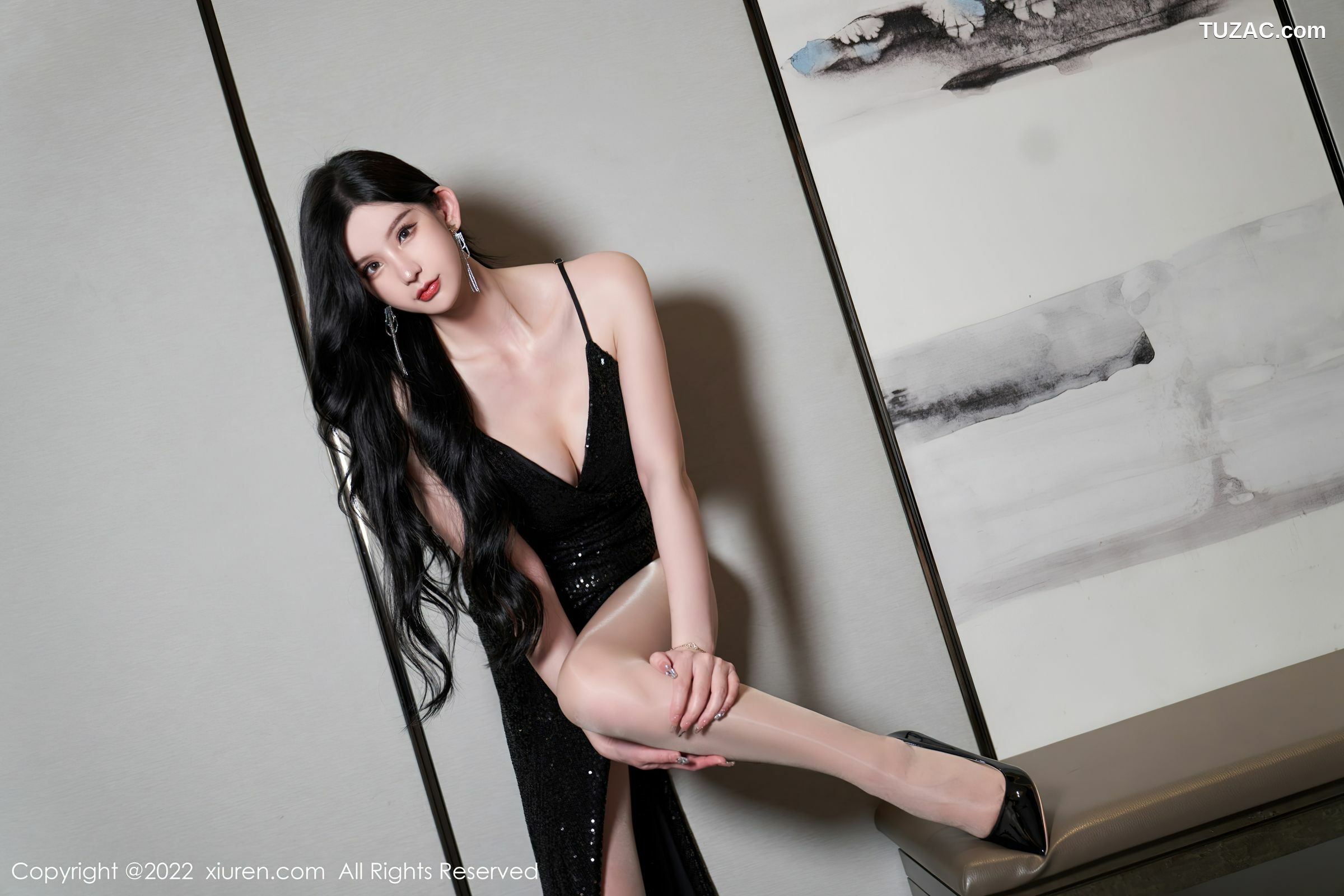 XiuRen-No.5190-周于希-黑亮吊带长裙肉丝