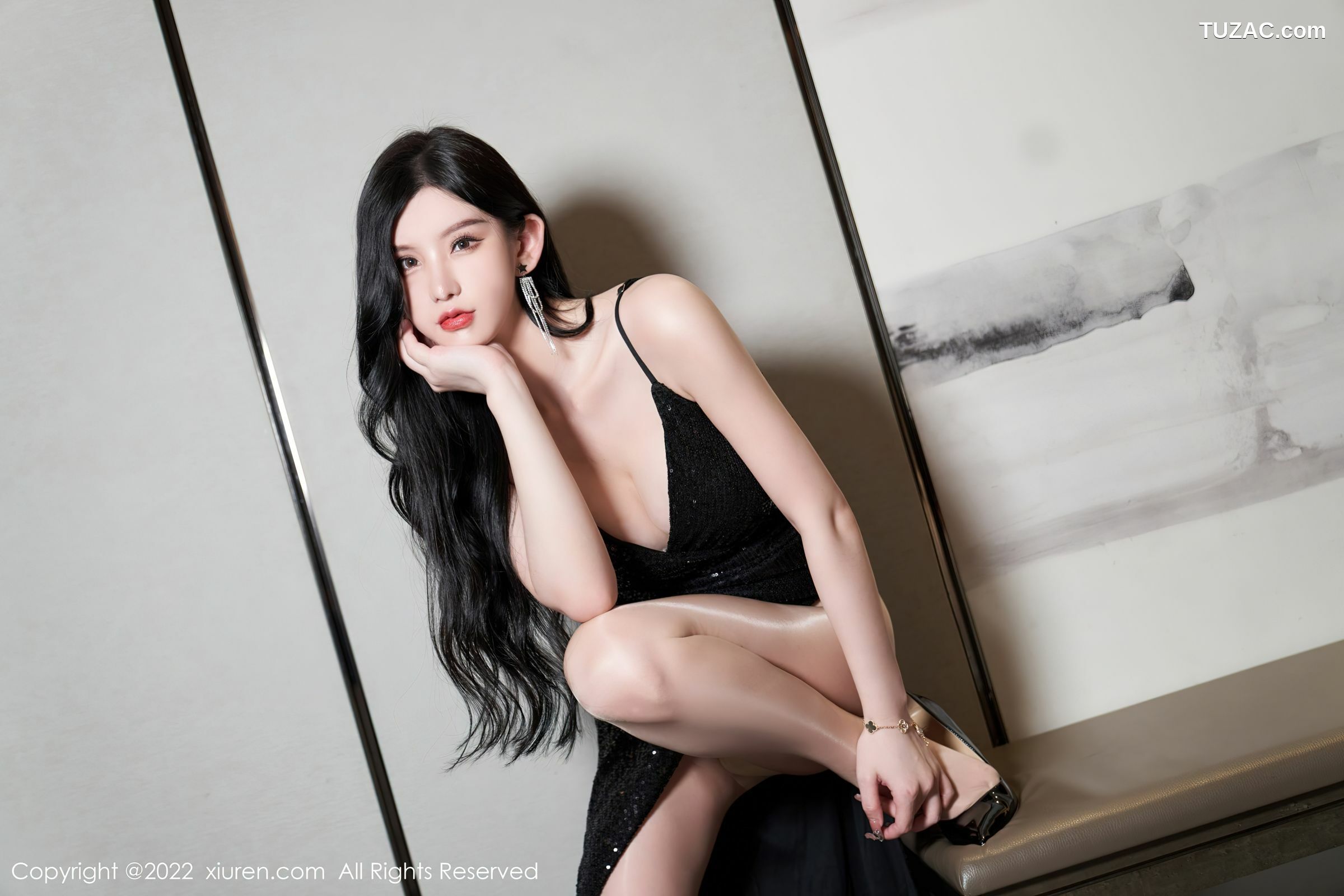 XiuRen-No.5190-周于希-黑亮吊带长裙肉丝