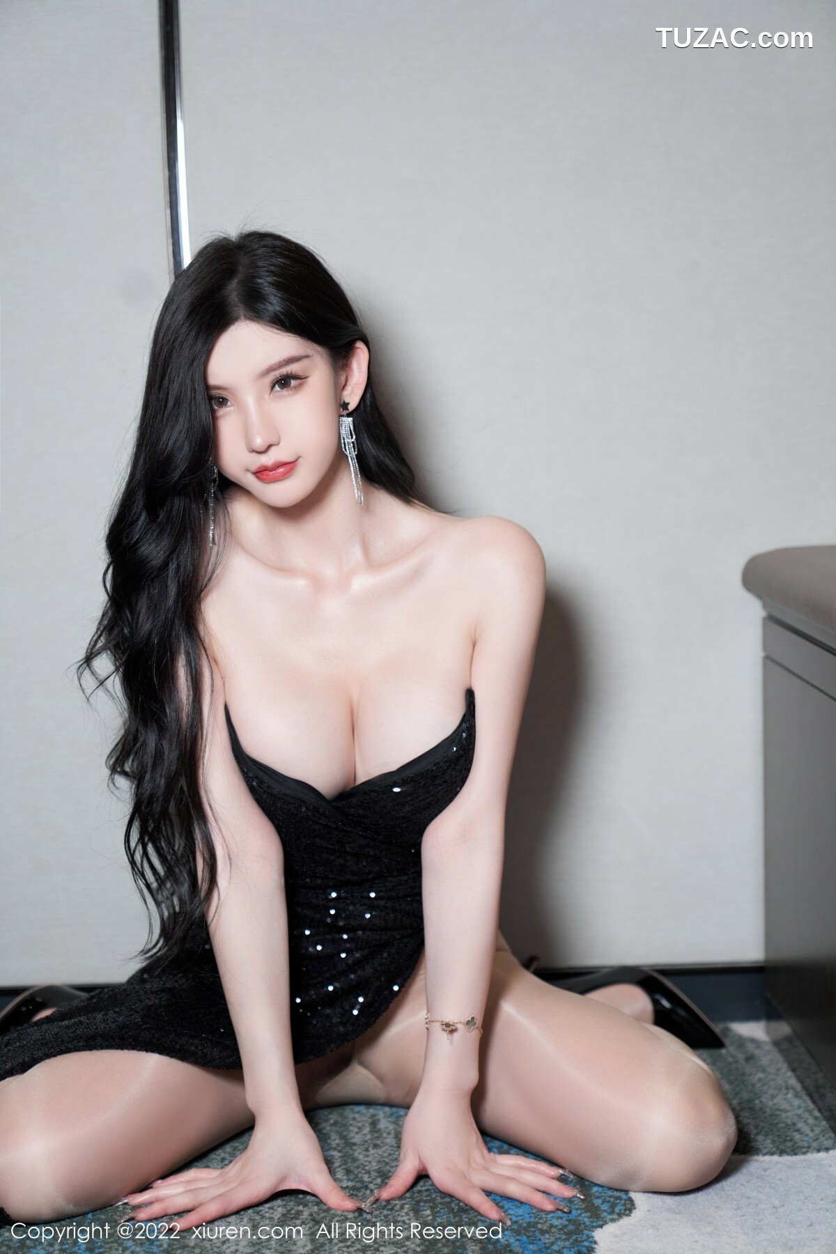 XiuRen-No.5190-周于希-黑亮吊带长裙肉丝