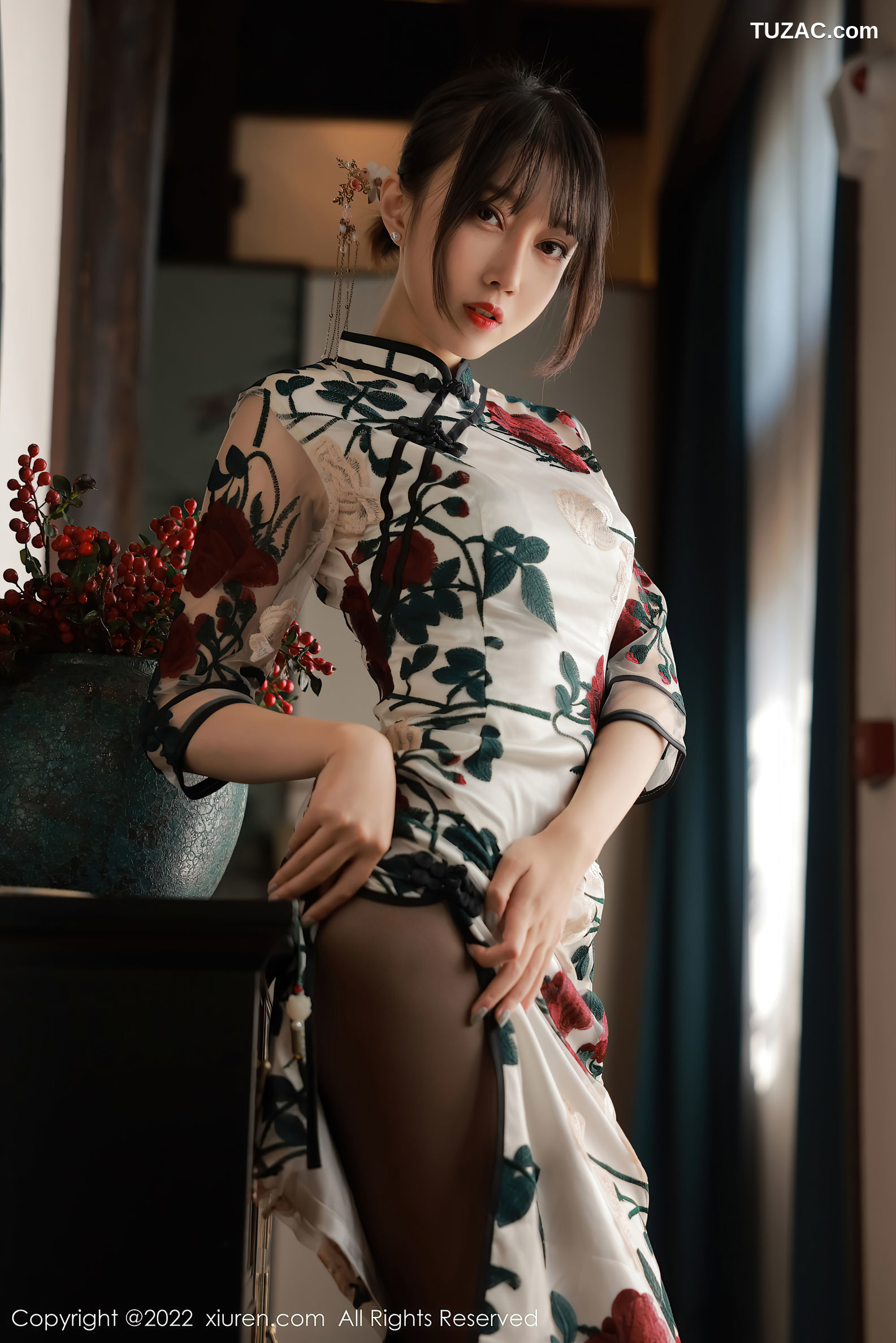 XiuRen-No.5199-玥儿玥er-黑轻透内衣黑丝