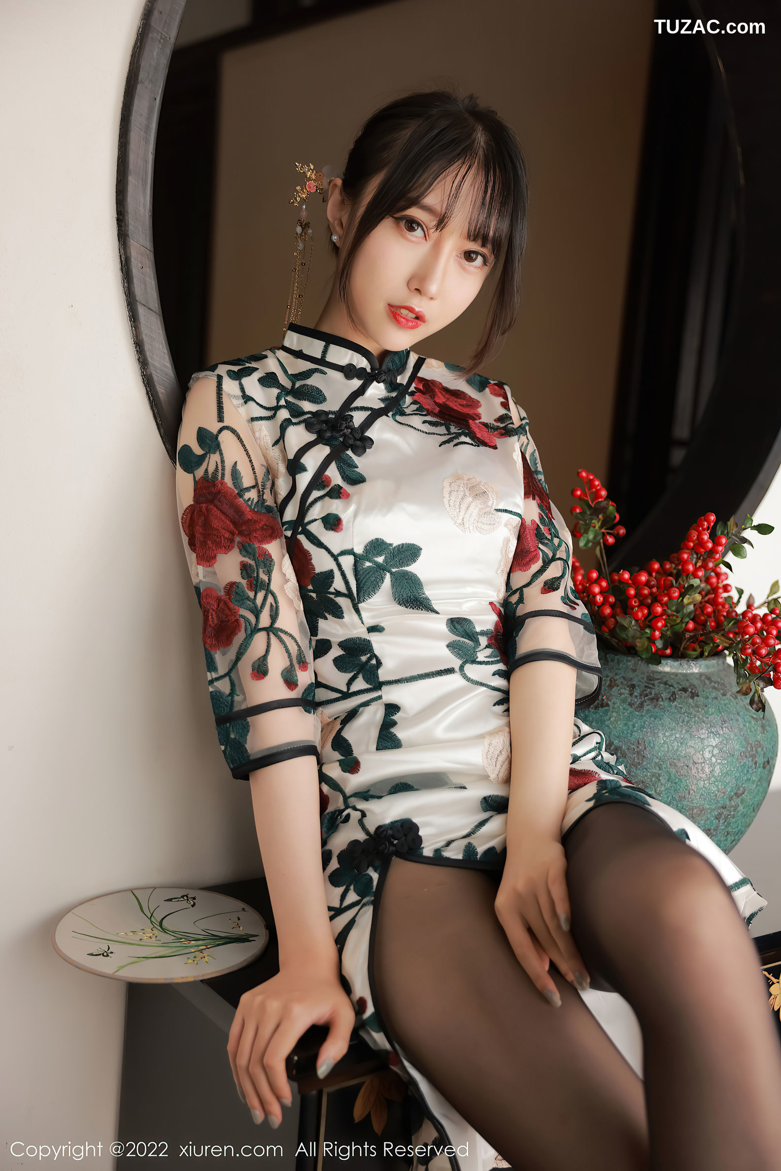 XiuRen-No.5199-玥儿玥er-黑轻透内衣黑丝