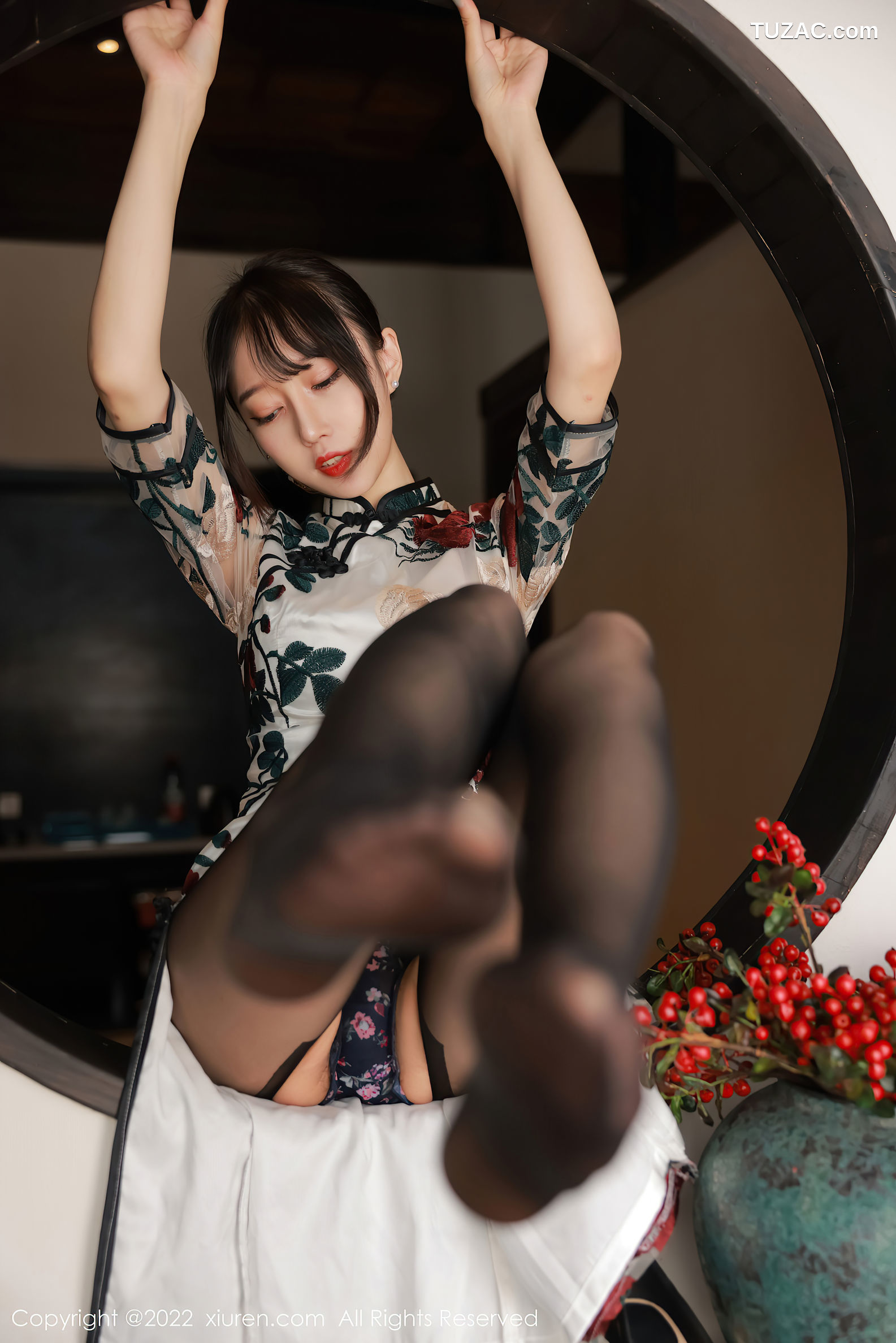 XiuRen-No.5199-玥儿玥er-黑轻透内衣黑丝