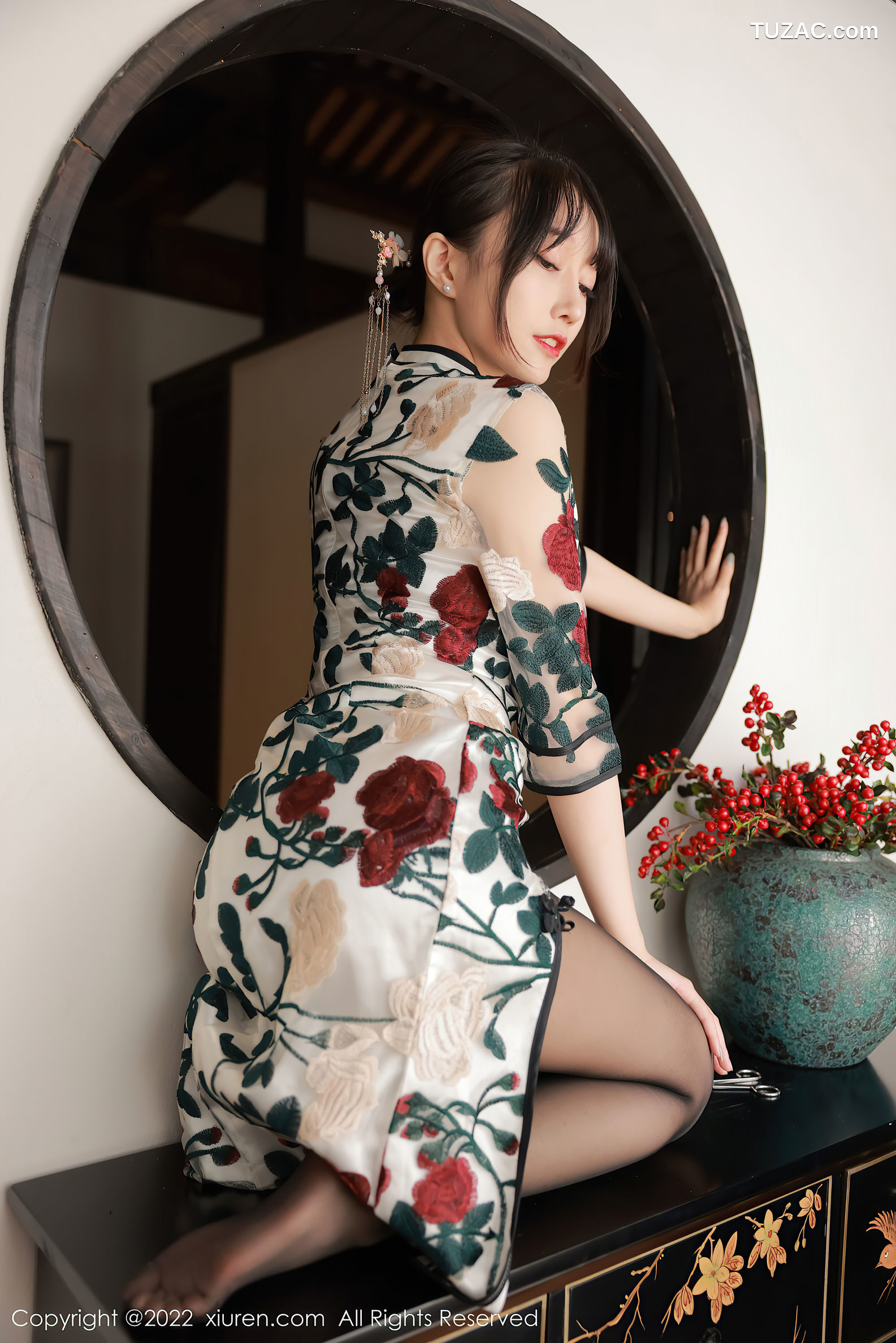 XiuRen-No.5199-玥儿玥er-黑轻透内衣黑丝