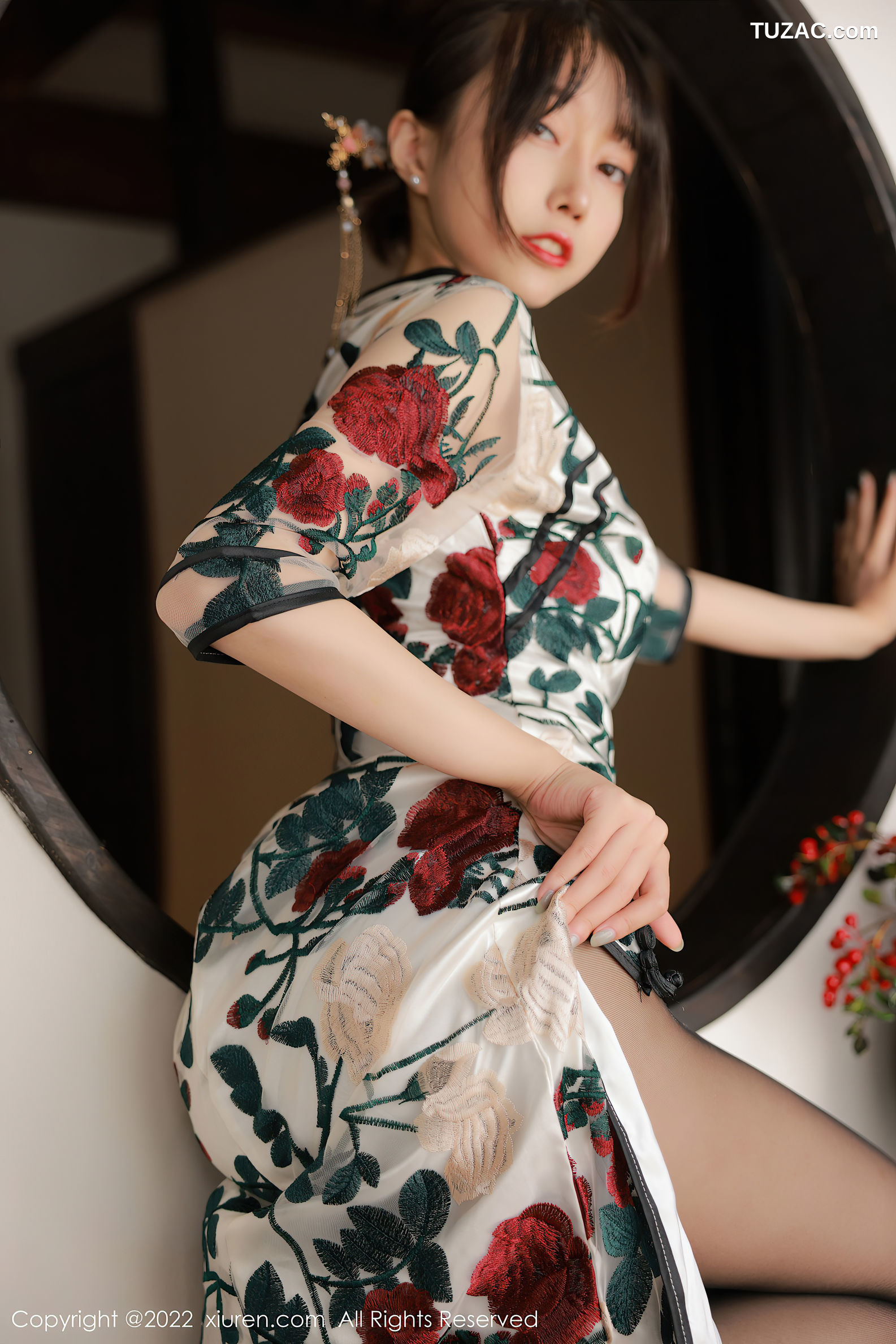 XiuRen-No.5199-玥儿玥er-黑轻透内衣黑丝