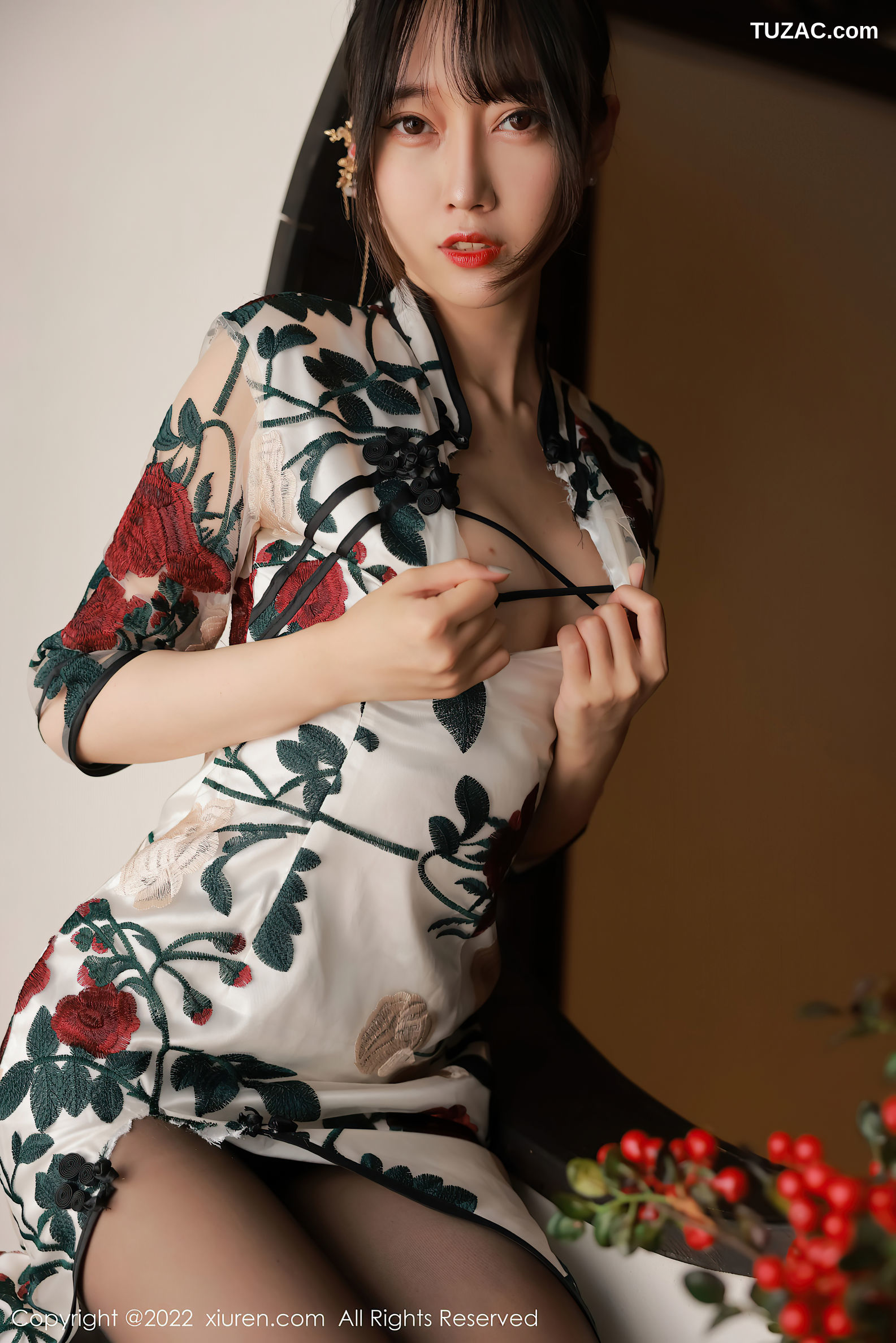 XiuRen-No.5199-玥儿玥er-黑轻透内衣黑丝