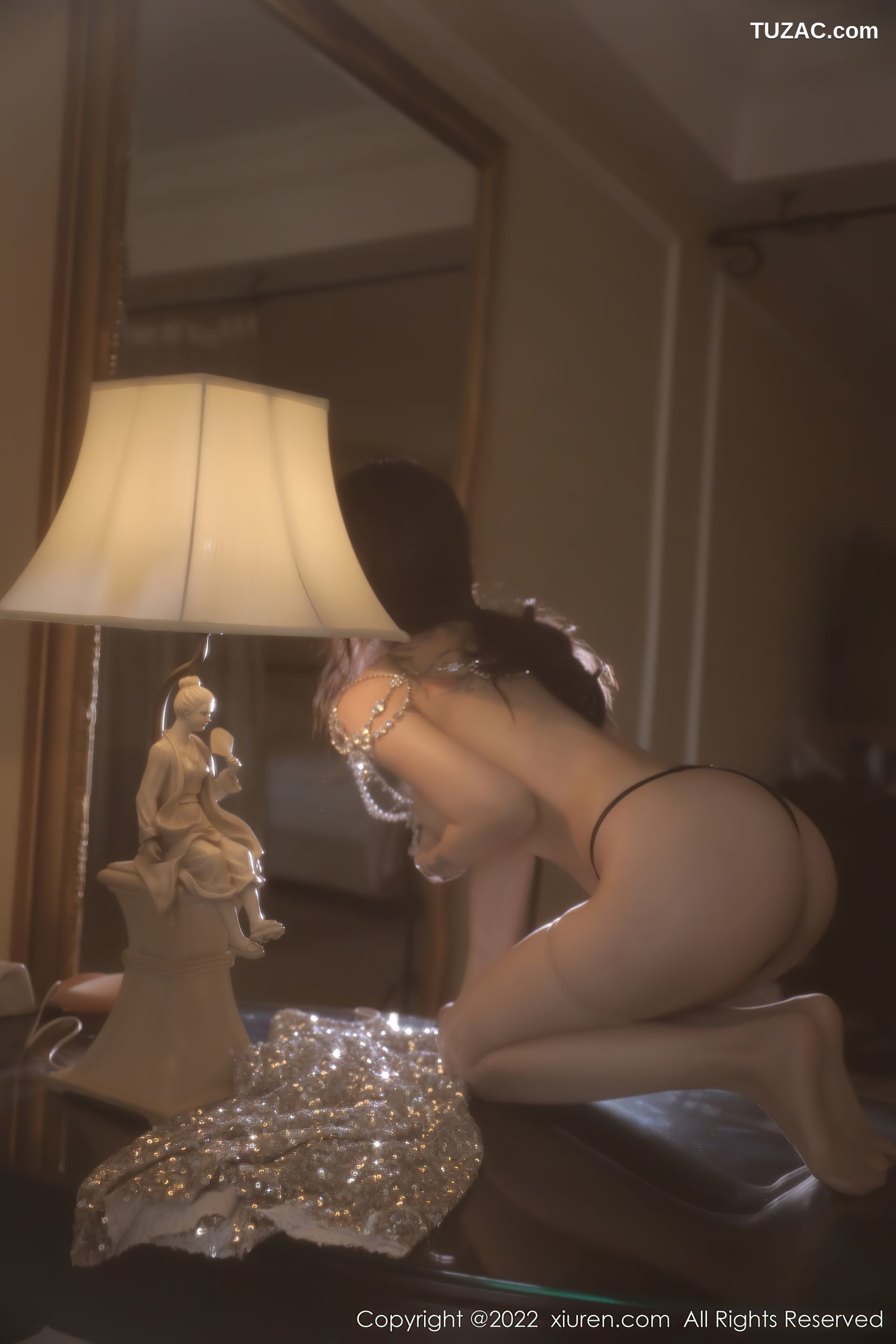 XiuRen-No.5209-佘贝拉-Bella-亮片吊带短裙