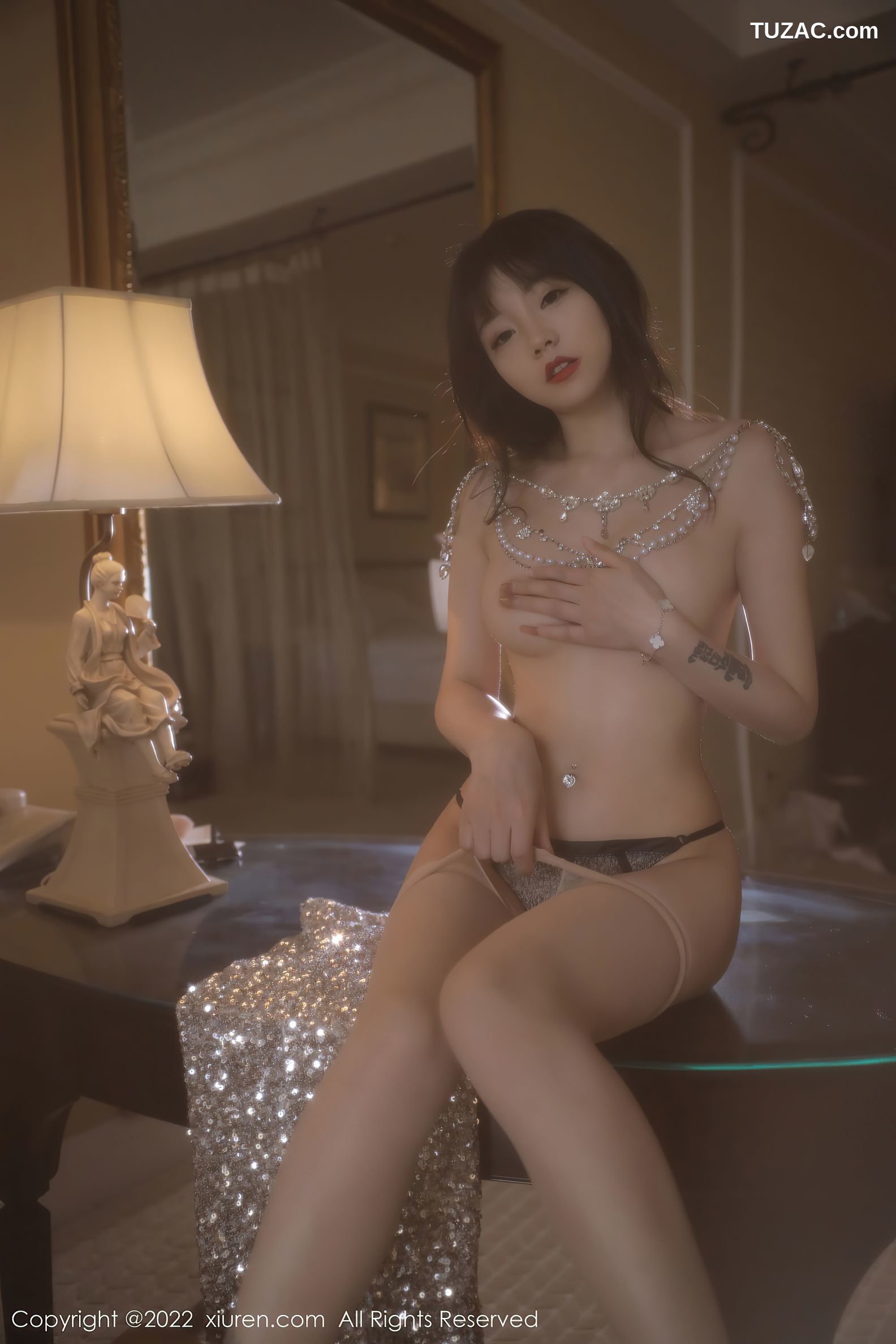 XiuRen-No.5209-佘贝拉-Bella-亮片吊带短裙