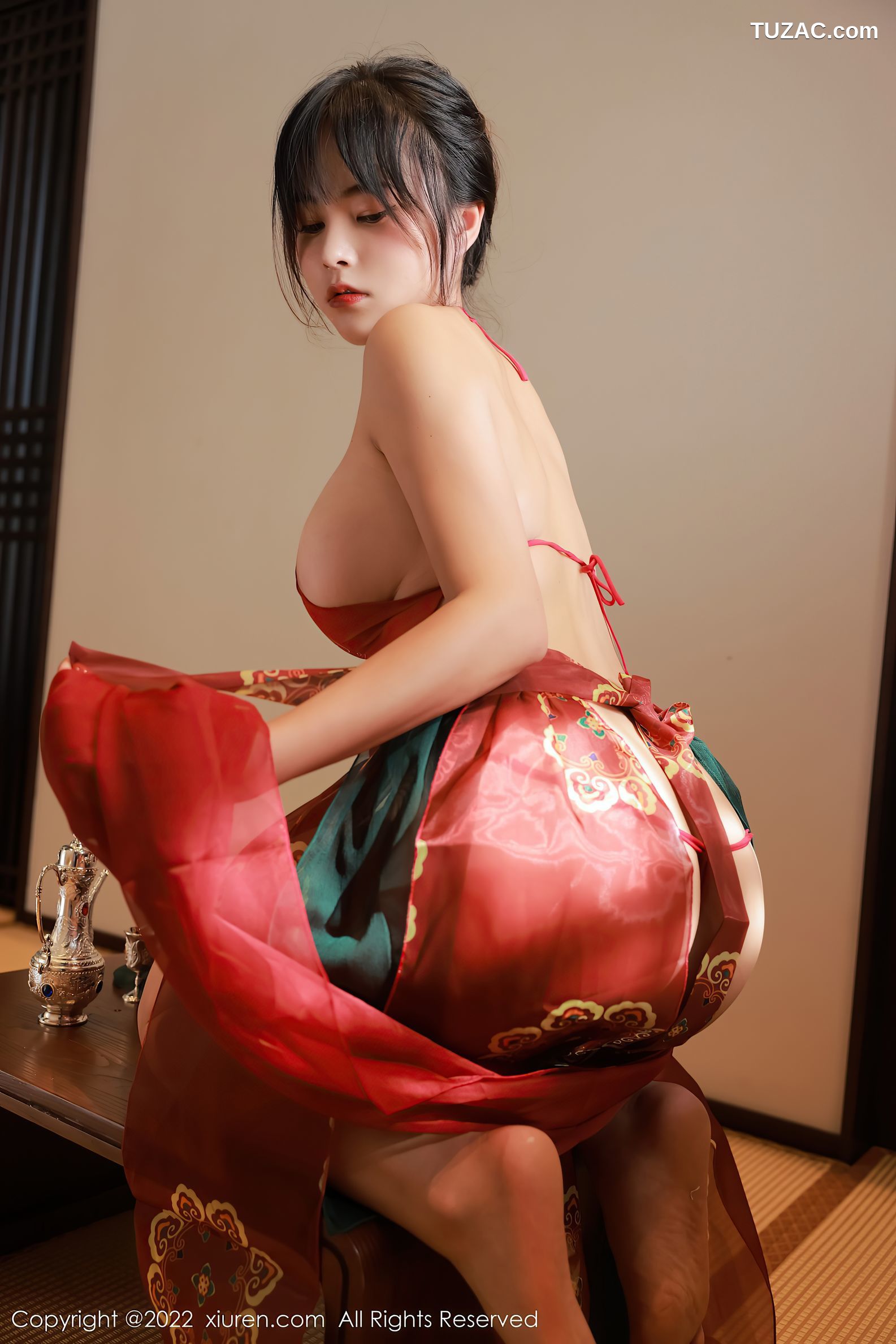 XiuRen-No.5222-奈沐子-红色轻透肚兜丁字裤