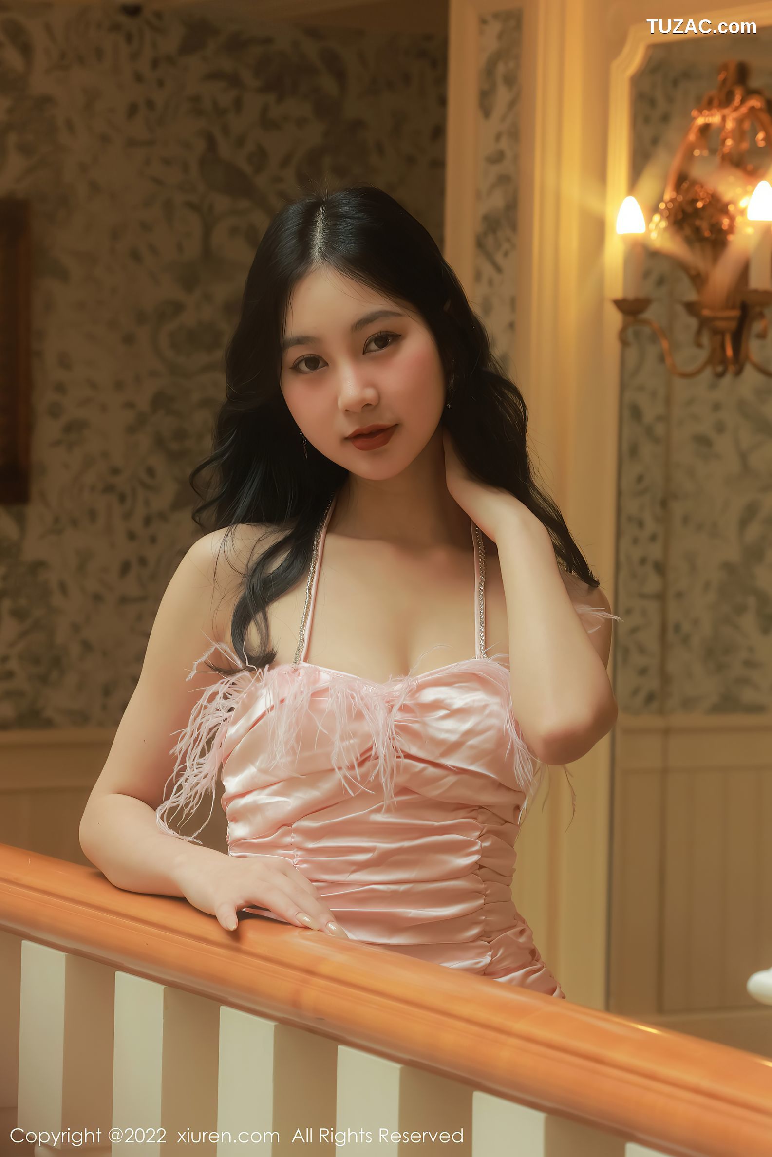 XiuRen-No.5235-谢晚晚-粉色吊带肉丝