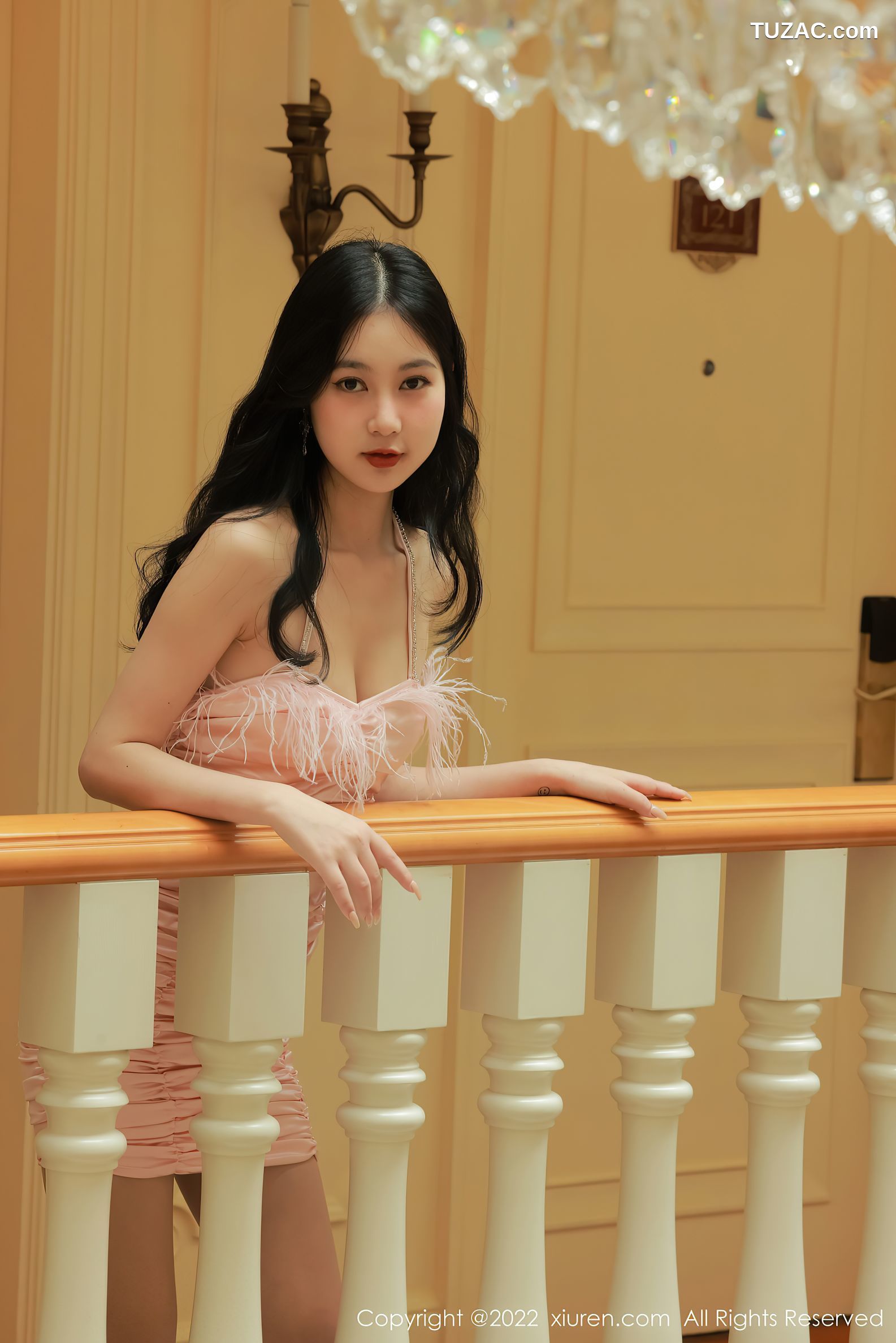 XiuRen-No.5235-谢晚晚-粉色吊带肉丝