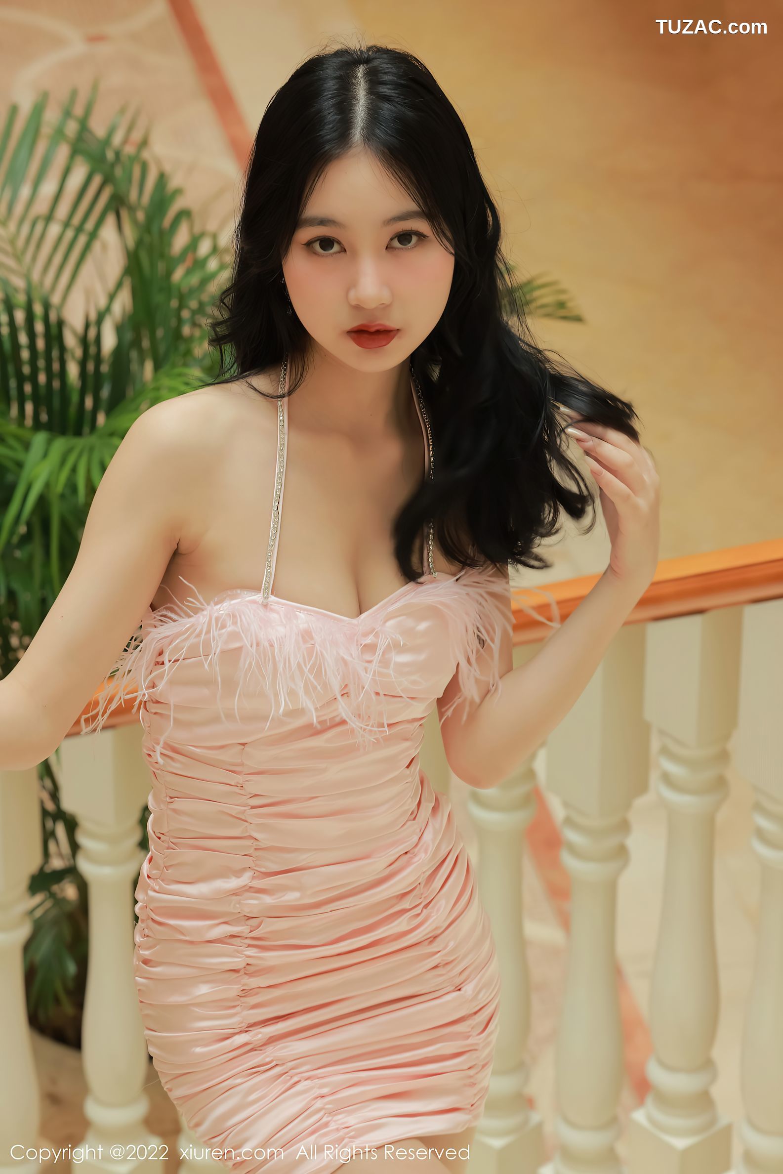 XiuRen-No.5235-谢晚晚-粉色吊带肉丝