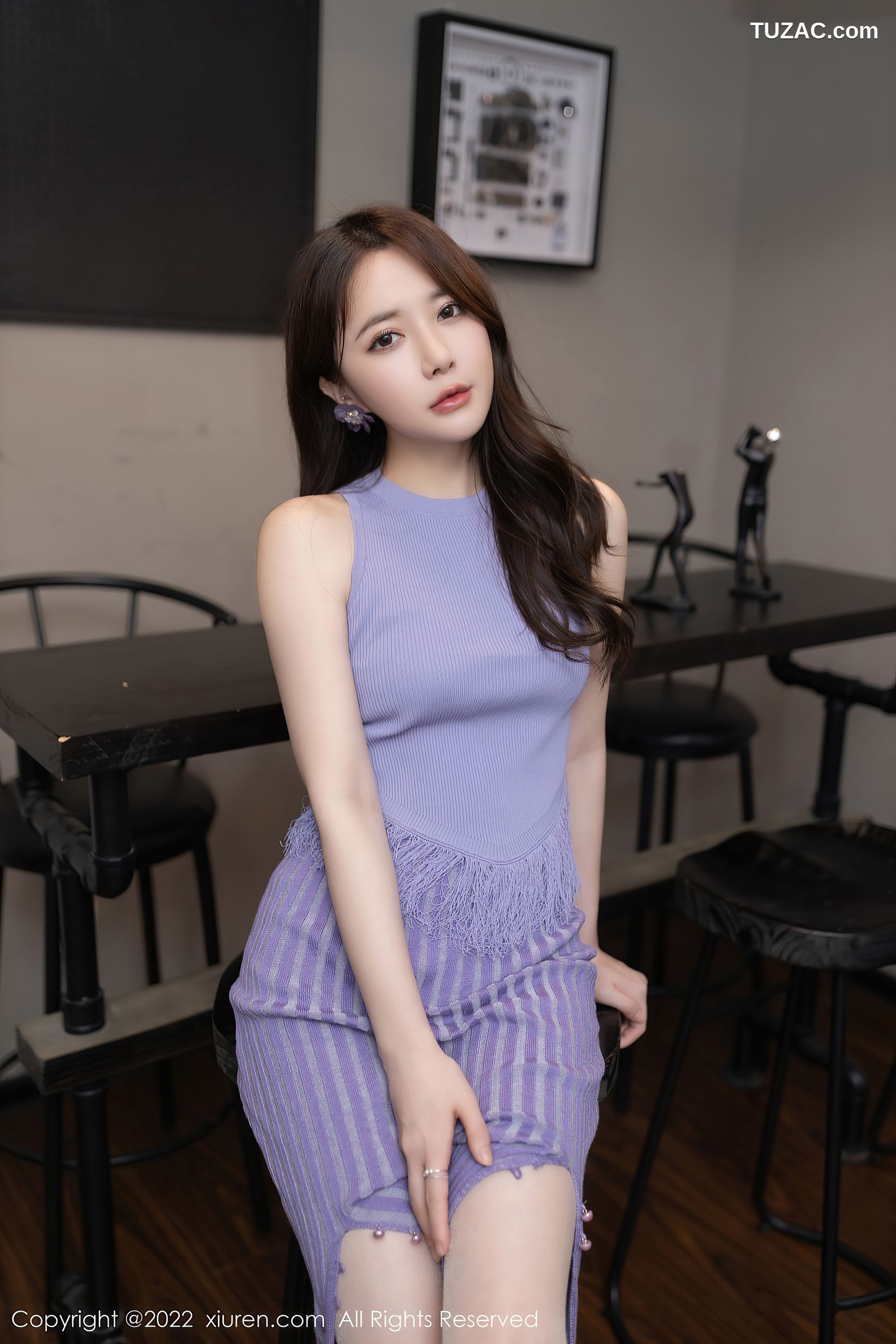 XiuRen-No.5252-鱼子酱-淡紫紧身长裙白蕾丝