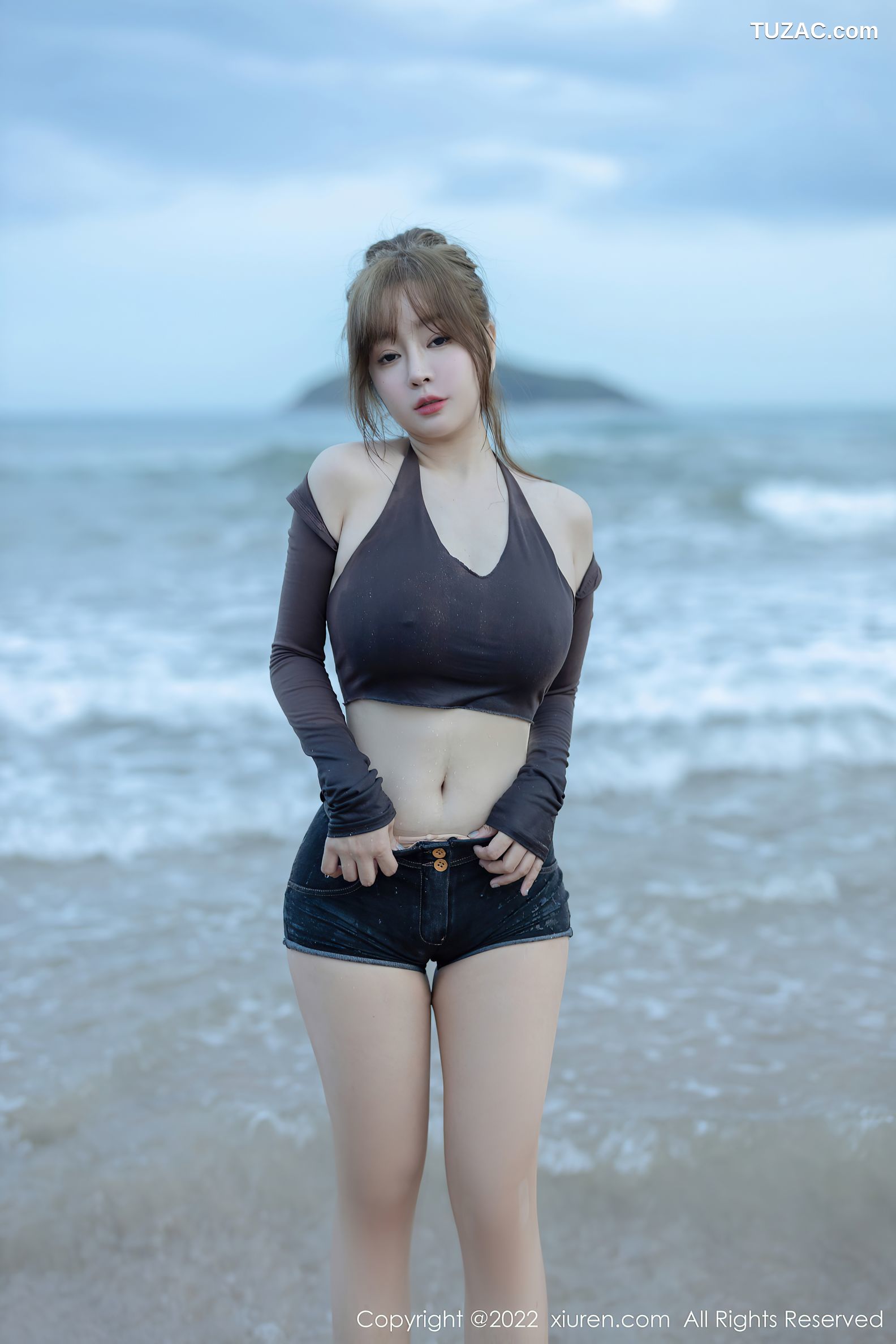 XiuRen-No.5281-王雨纯-灰背心牛仔短裤肉丝浴缸