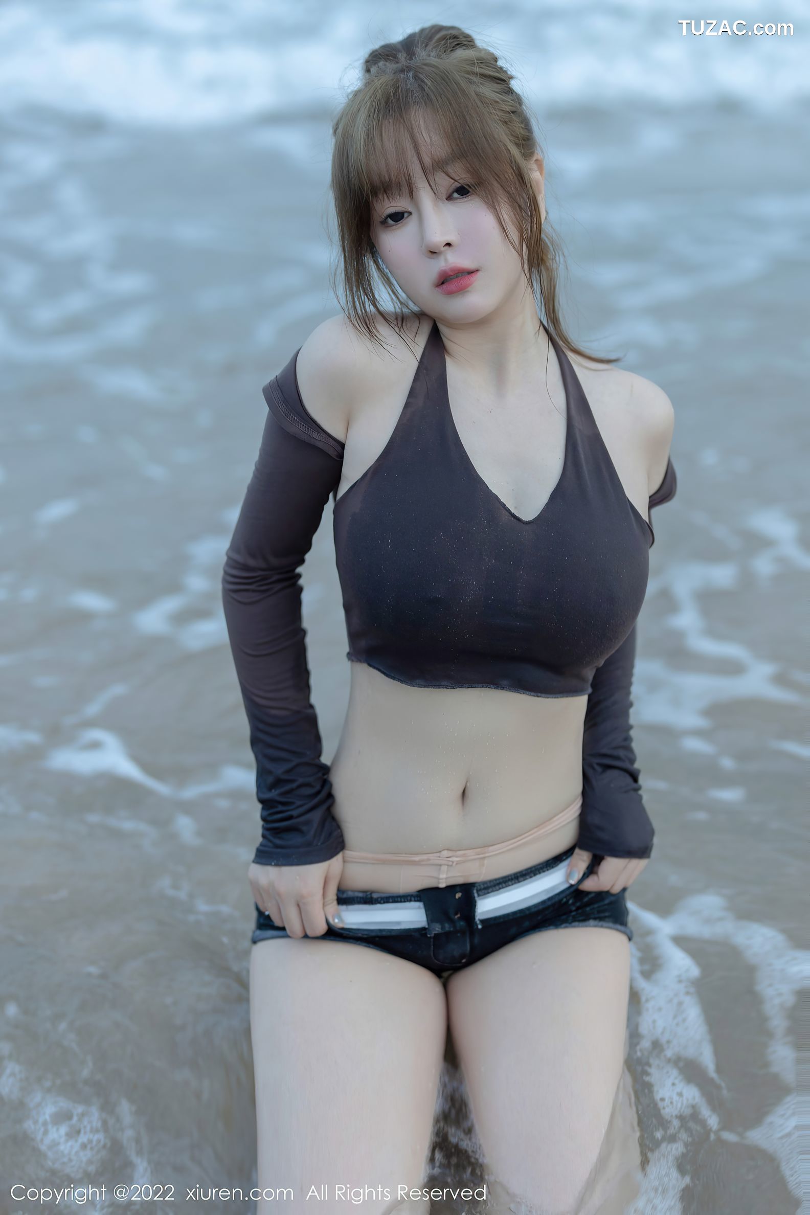 XiuRen-No.5281-王雨纯-灰背心牛仔短裤肉丝浴缸