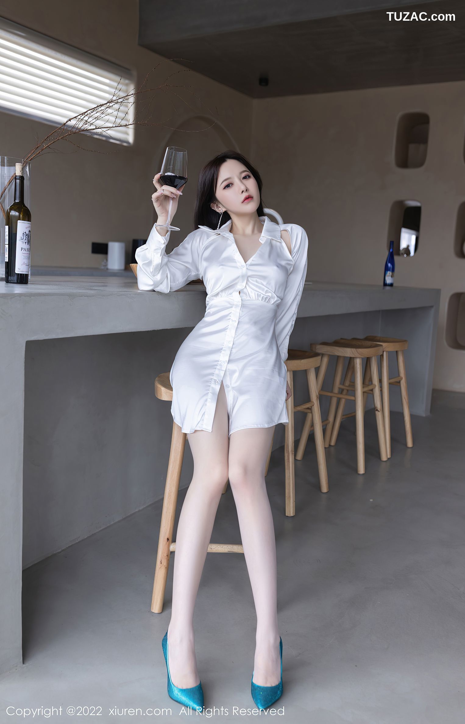 XiuRen-No.5286-鱼子酱-长款白衬衫真空