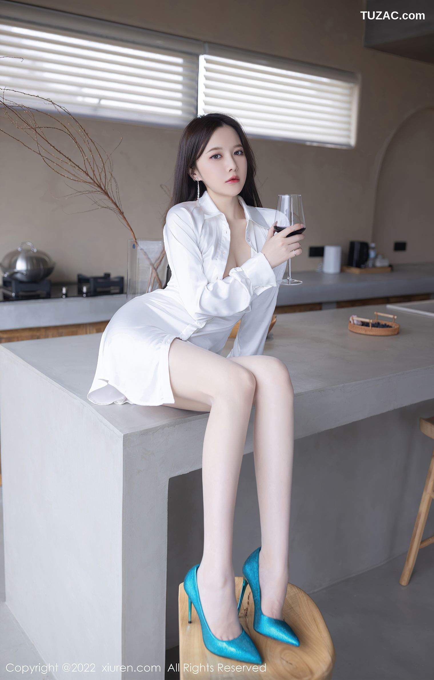 XiuRen-No.5286-鱼子酱-长款白衬衫真空