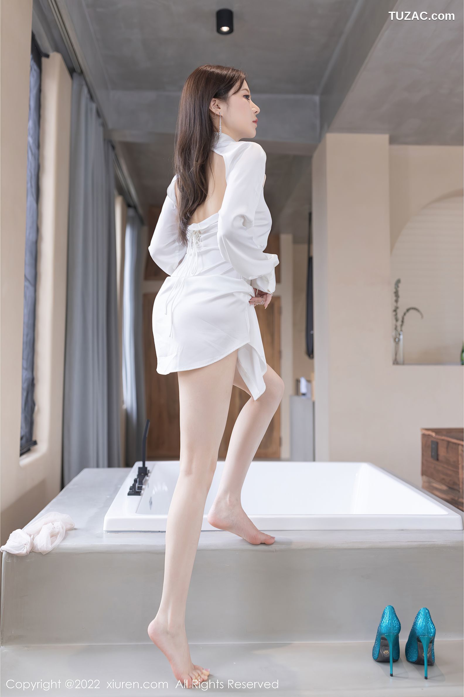 XiuRen-No.5286-鱼子酱-长款白衬衫真空