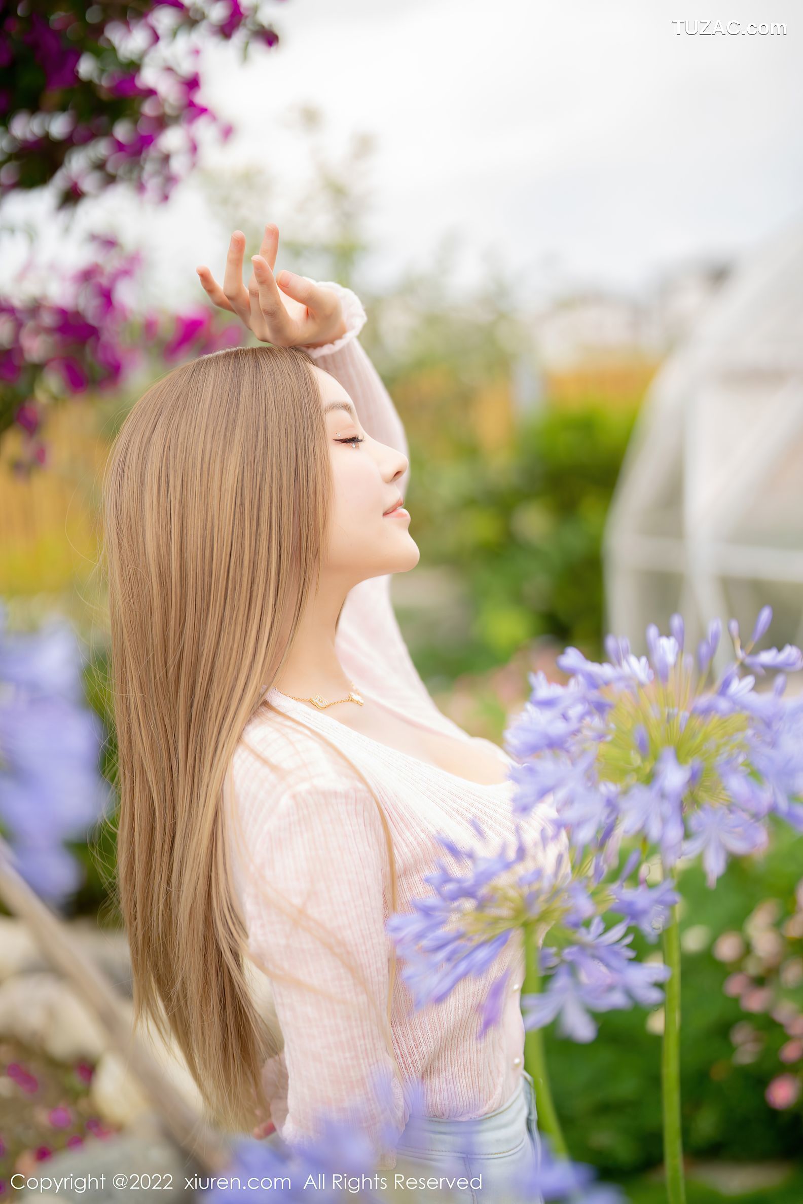XiuRen-No.5295-朱可儿Flora-淡粉毛衣牛仔短裙