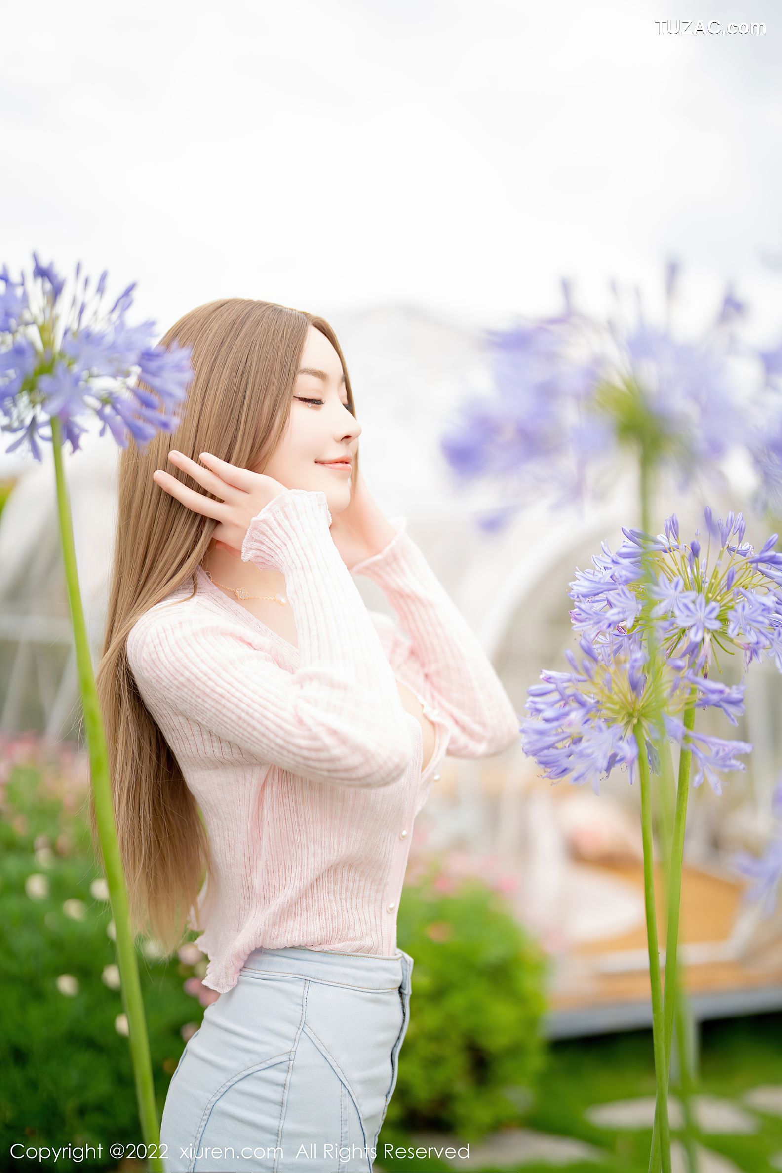 XiuRen-No.5295-朱可儿Flora-淡粉毛衣牛仔短裙