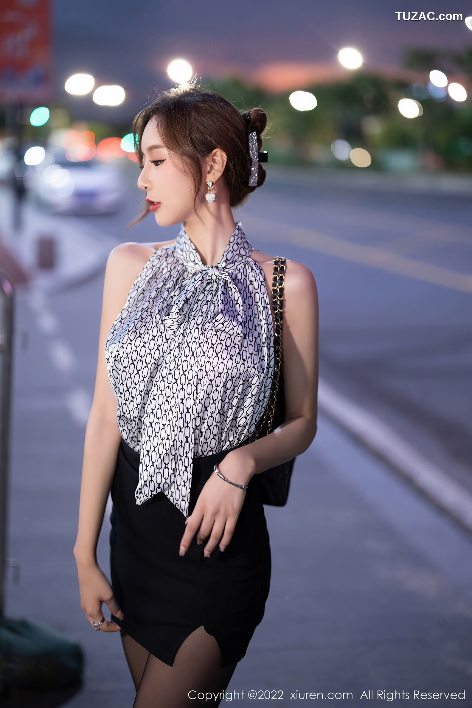 XiuRen-No.5325-王馨瑶-Yanni-真空围裙黑丝