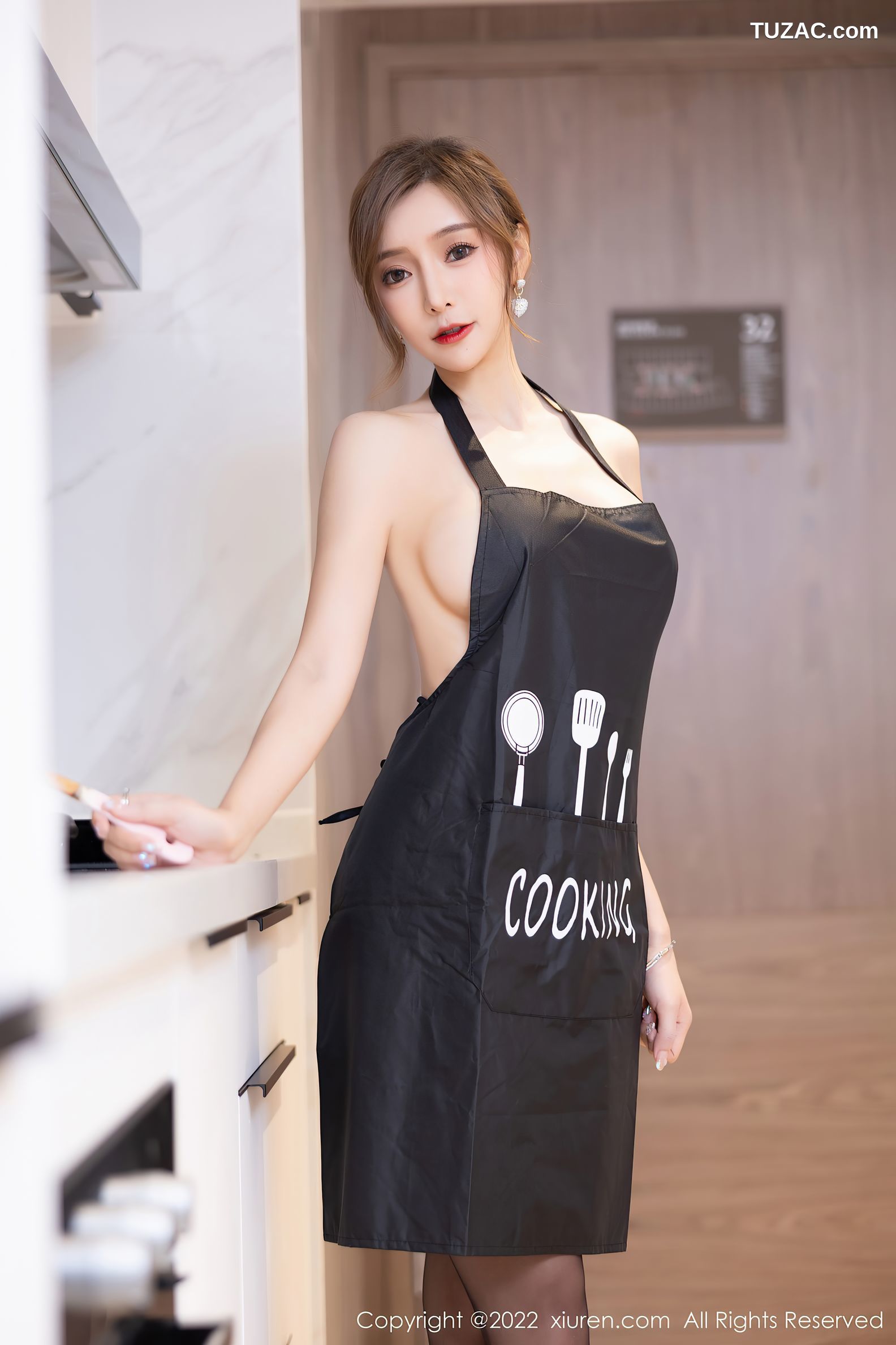 XiuRen-No.5325-王馨瑶-Yanni-真空围裙黑丝