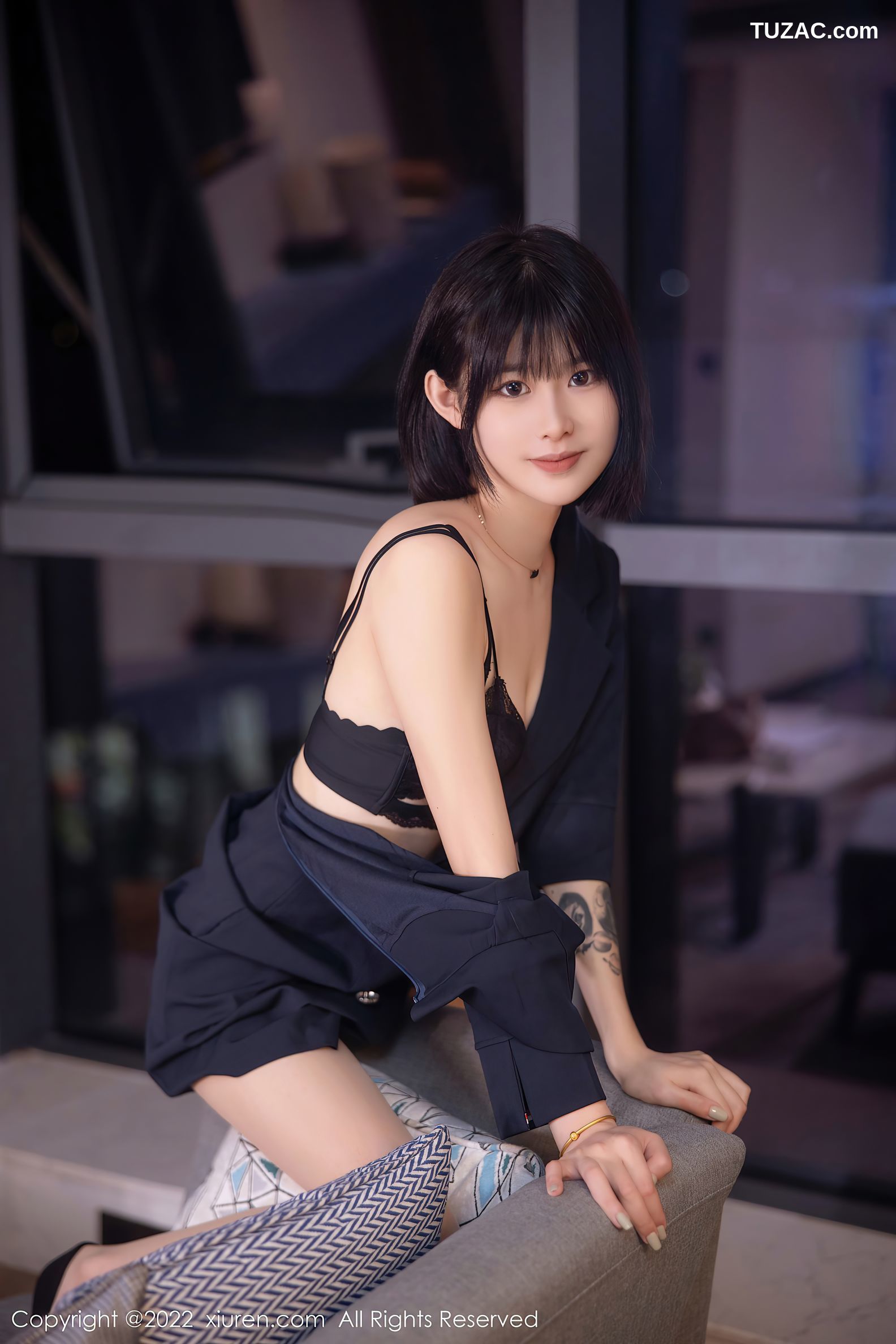 XiuRen-No.5329-77qiqi-蓝色裙装黑丝