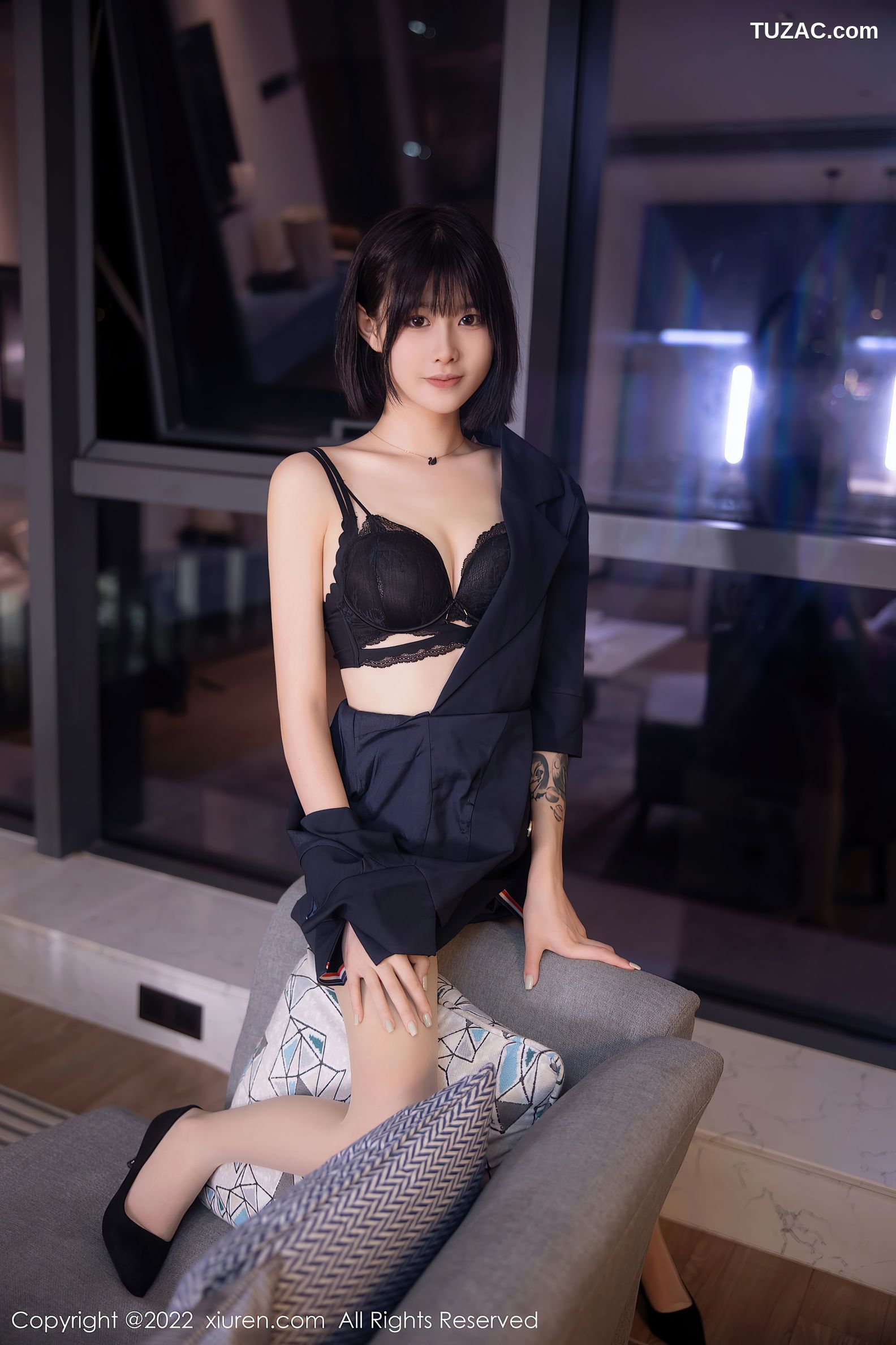 XiuRen-No.5329-77qiqi-蓝色裙装黑丝