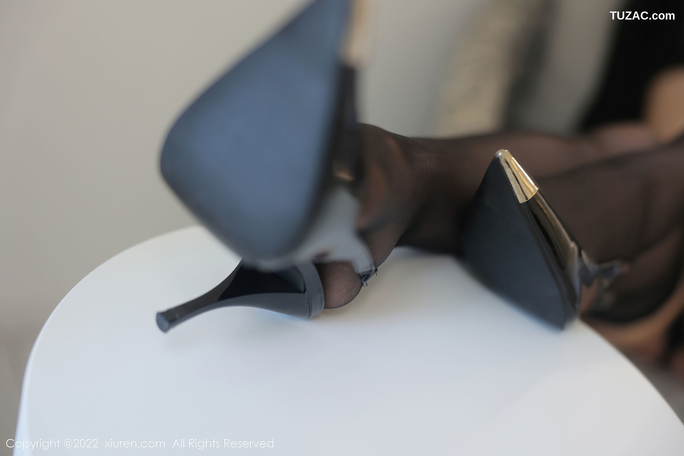 XiuRen-No.5335-诗诗kiki-黑色职业装透视黑丝