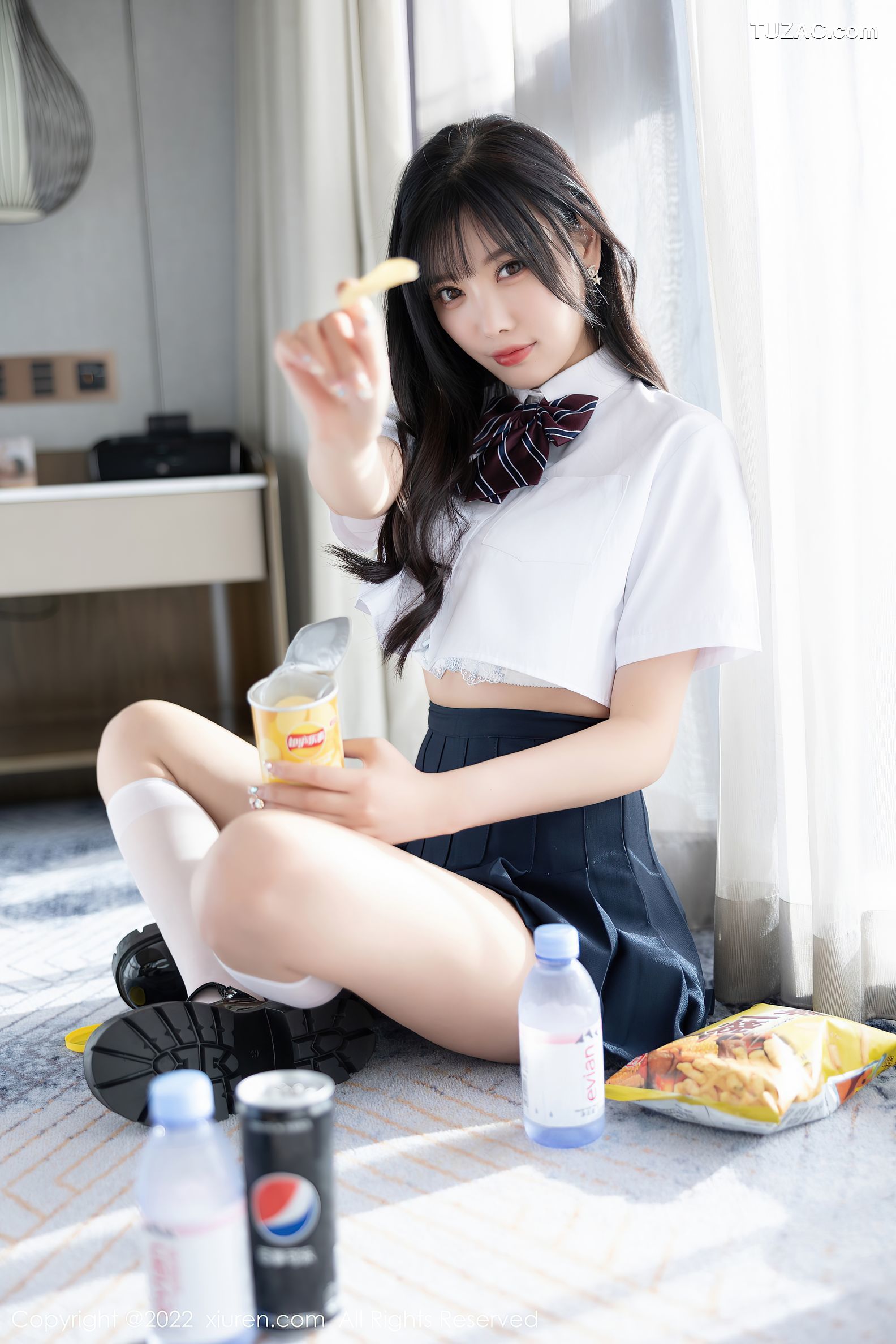 XiuRen-No.5338-杨晨晨Yome-白衫蓝裙学生装