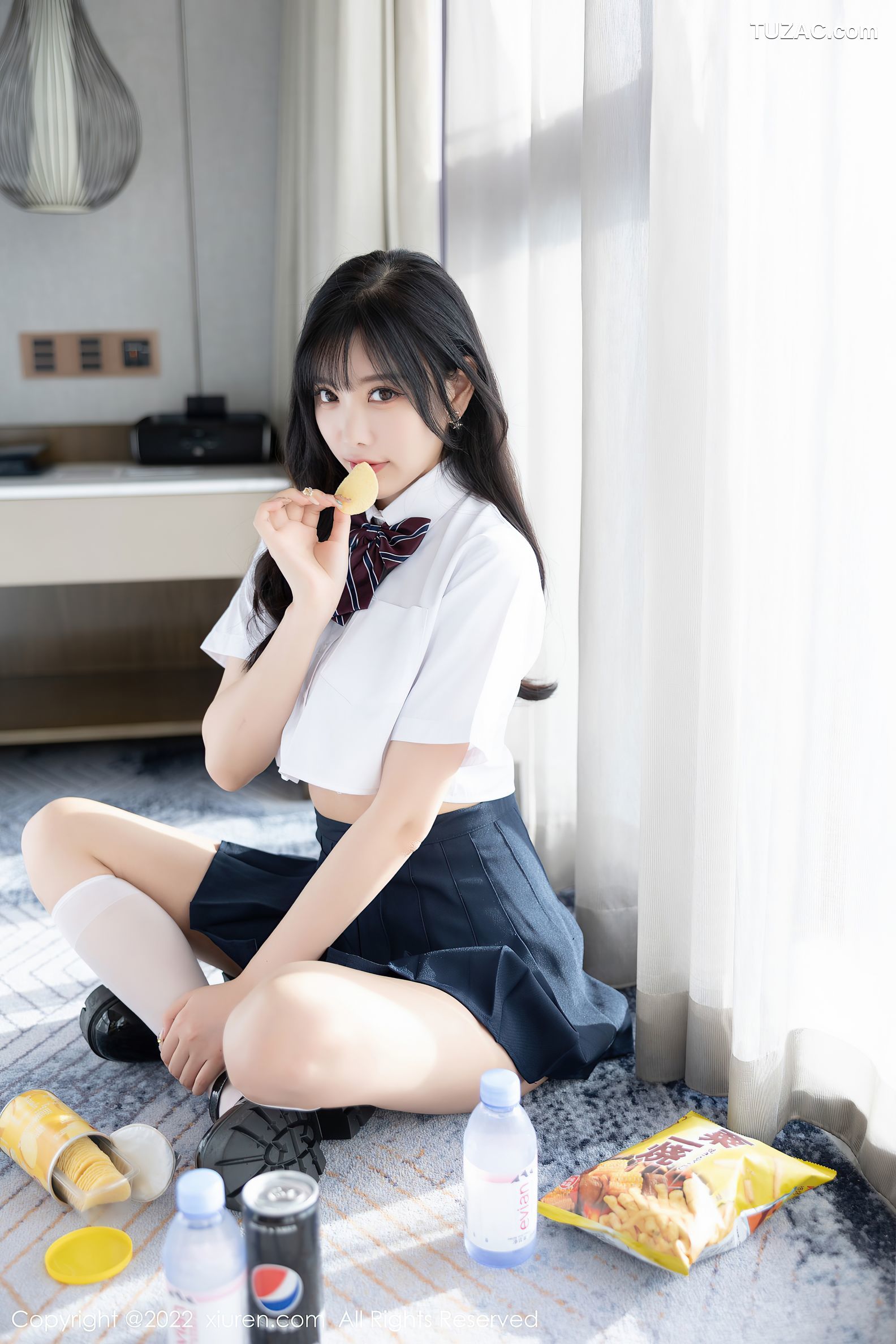 XiuRen-No.5338-杨晨晨Yome-白衫蓝裙学生装